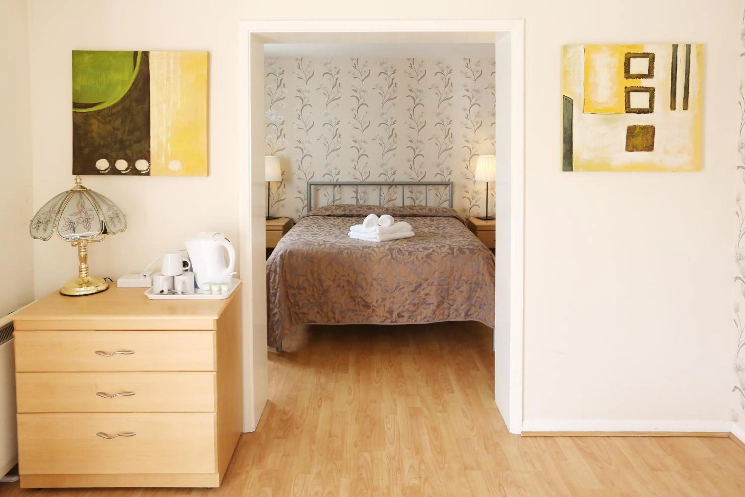 Photo of the whole room, Bed in Dorset Hotel, Isle of Wight