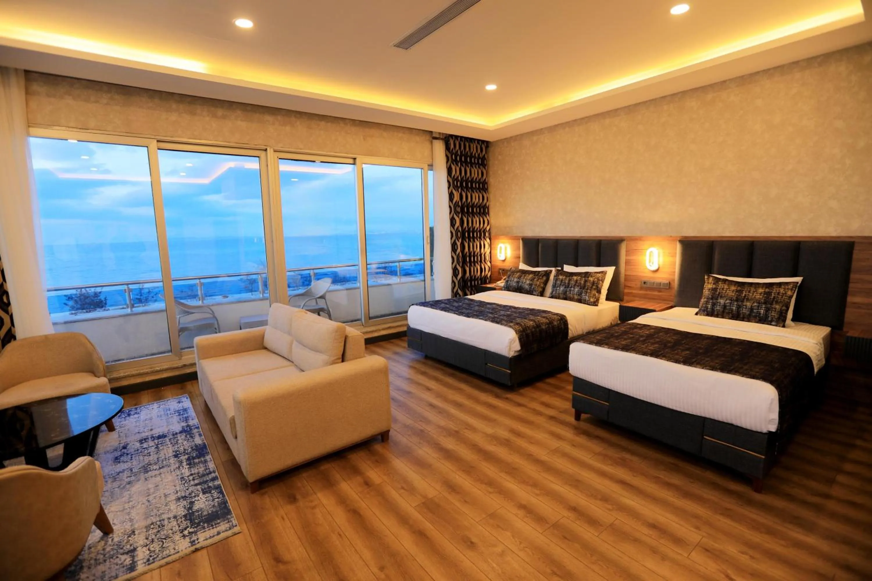 Photo of the whole room, Bed in Elite World GO Van Edremit