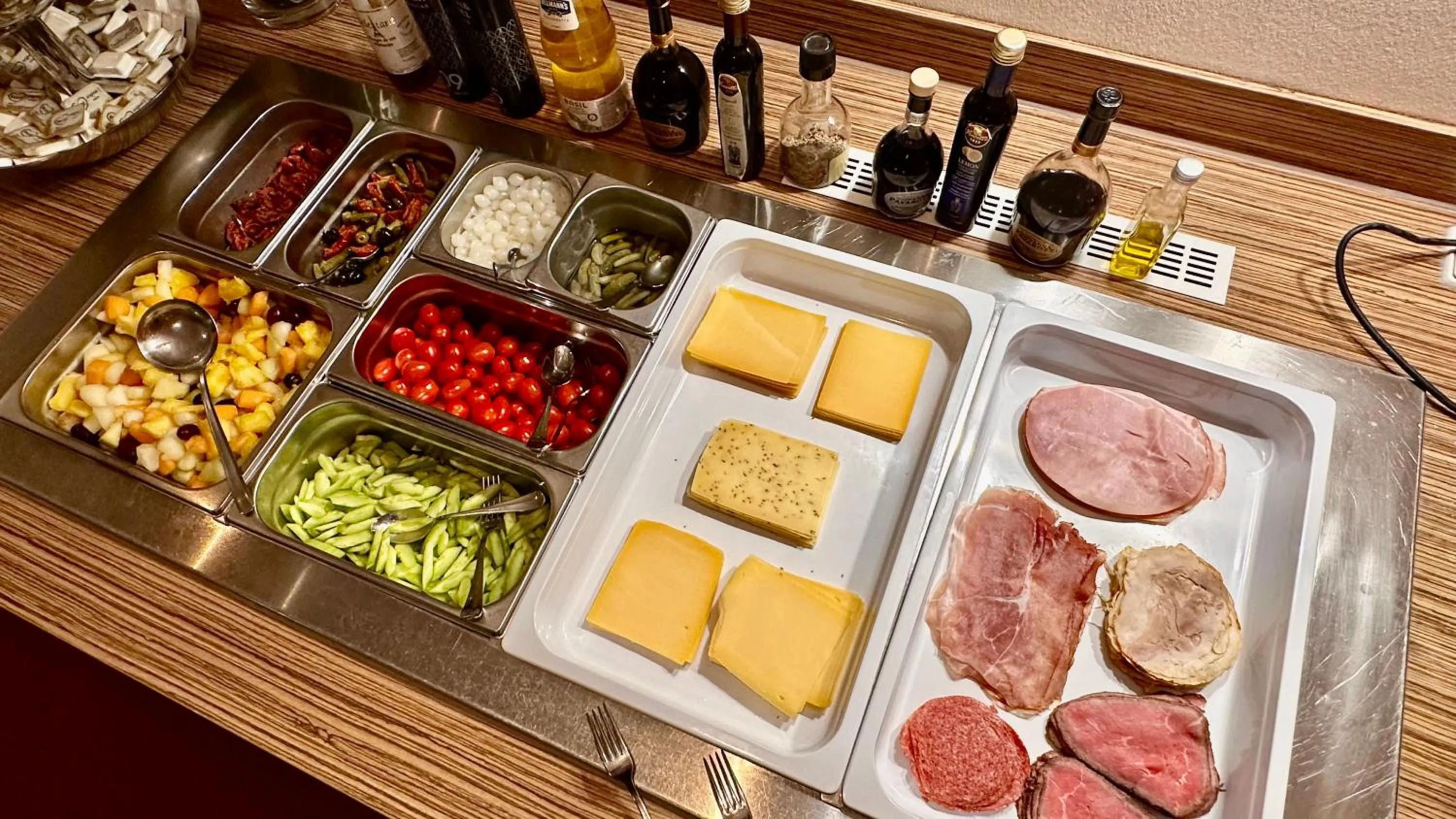 Buffet breakfast in Landgoed de Rosep