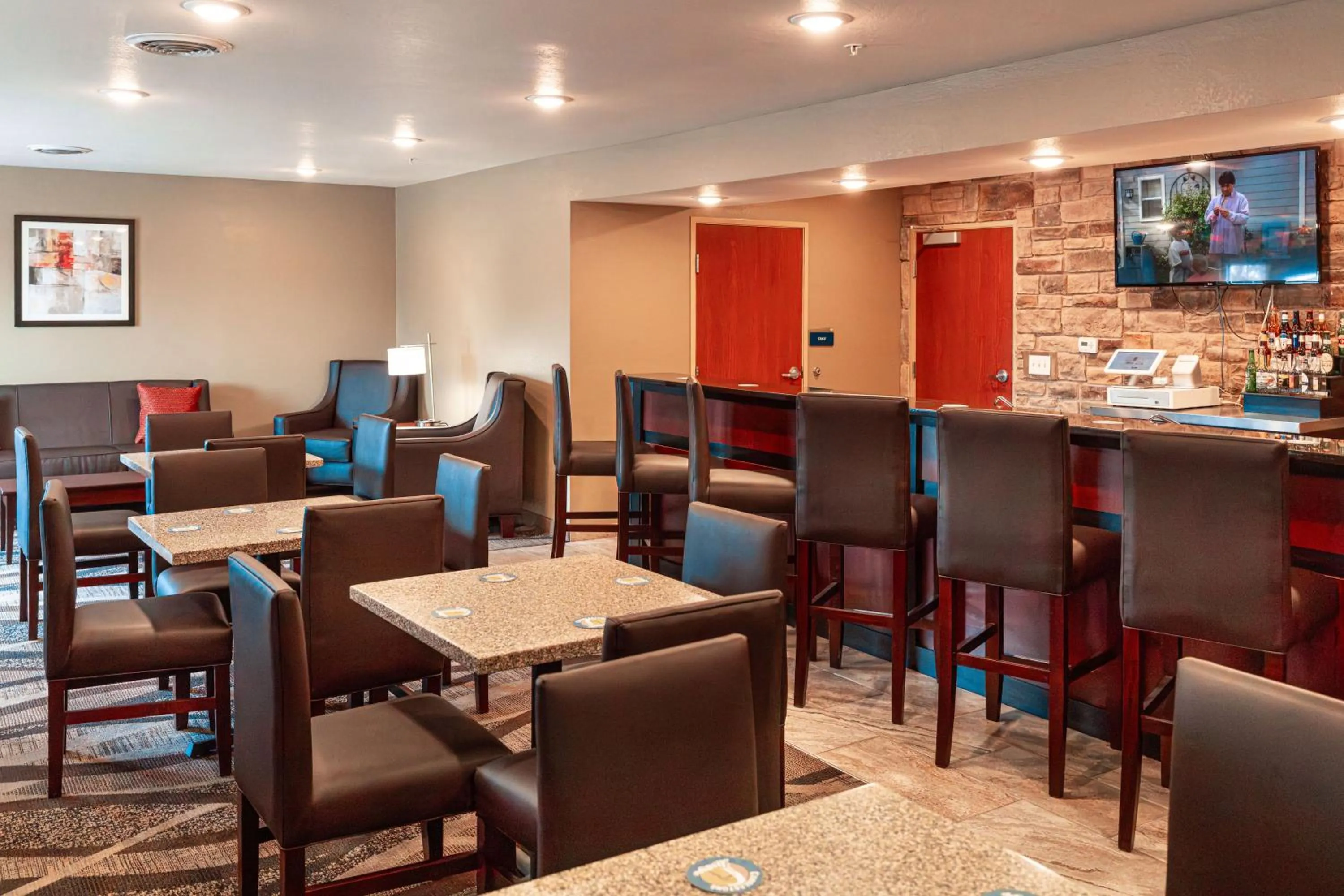 Lounge or bar in Cobblestone Inn & Suites - Big Lake