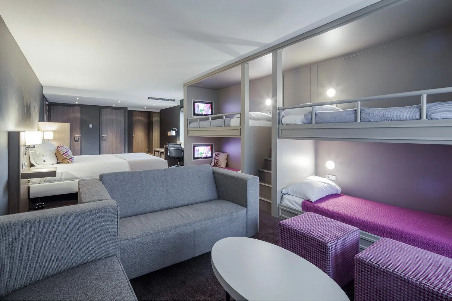 Living room, Bed in Van der Valk Hotel Haarlem