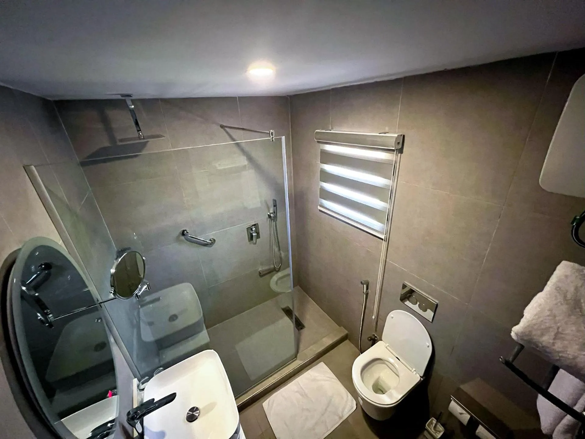 Shower in IKOGOSI WARM SPRINGS RESORT