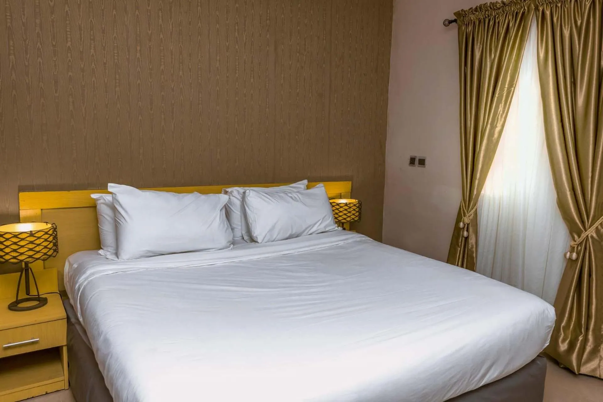 Photo of the whole room in IKOGOSI WARM SPRINGS RESORT