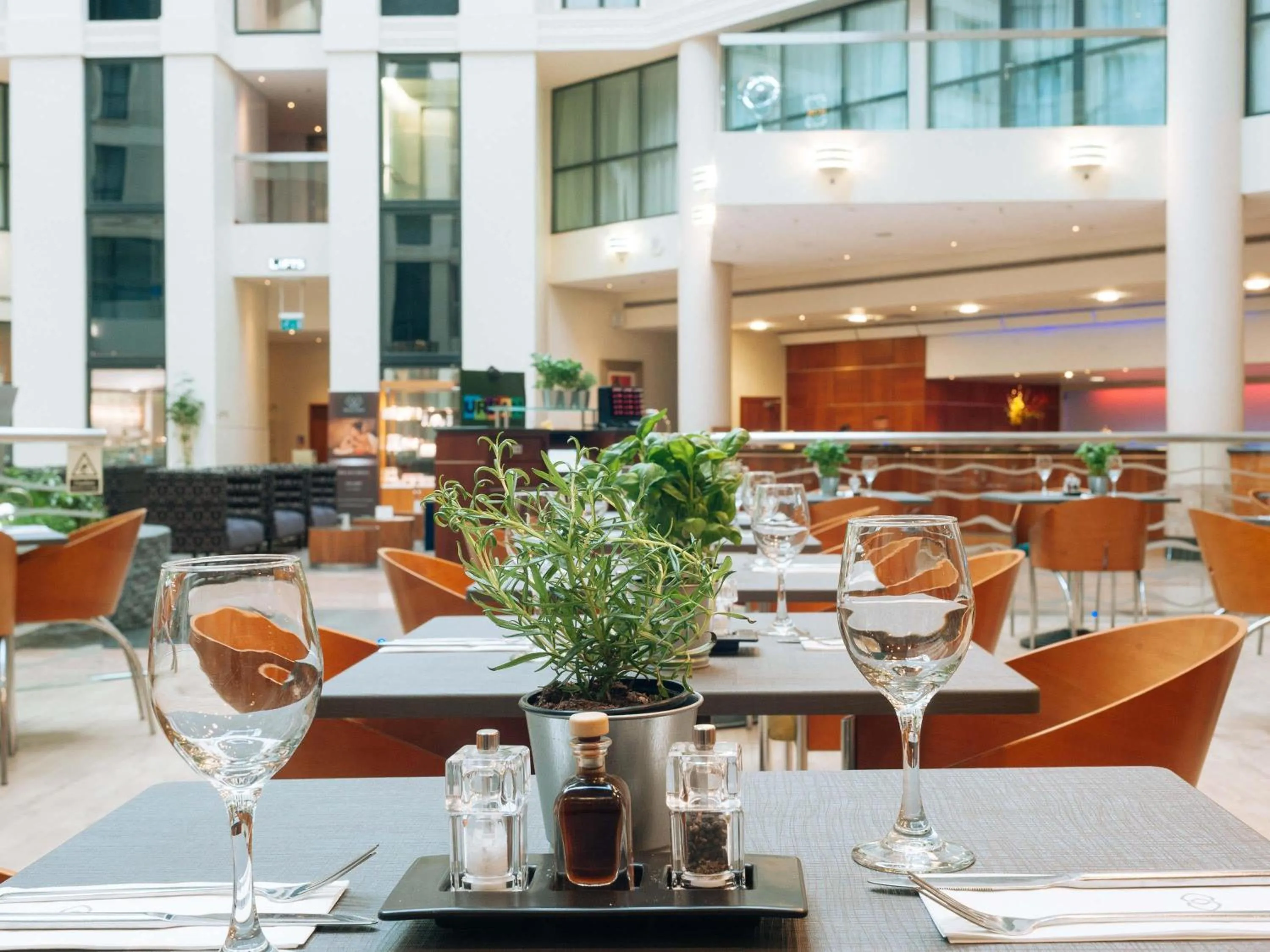 Restaurant/places to eat in Sofitel London Gatwick