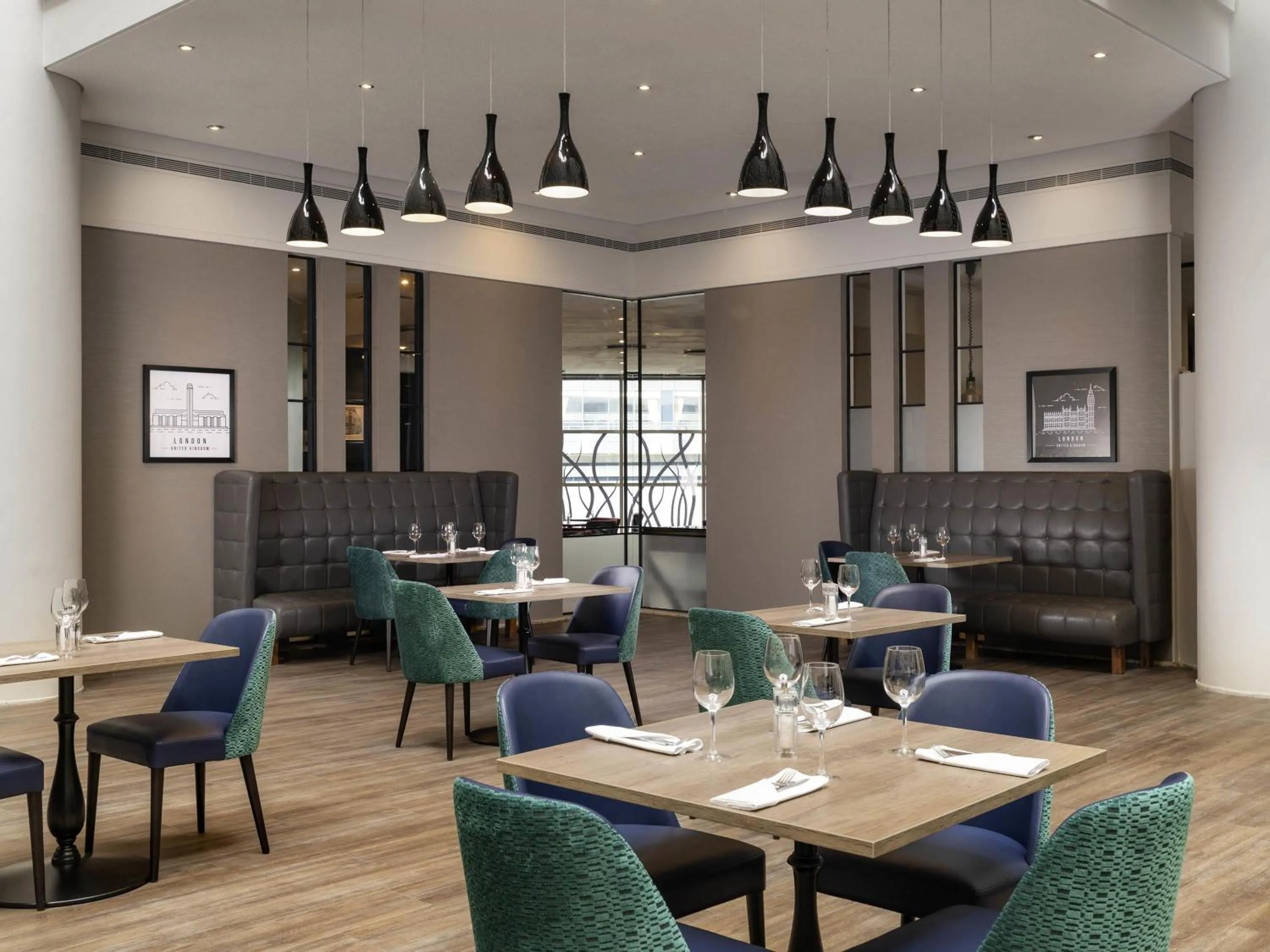 Restaurant/places to eat in Sofitel London Gatwick