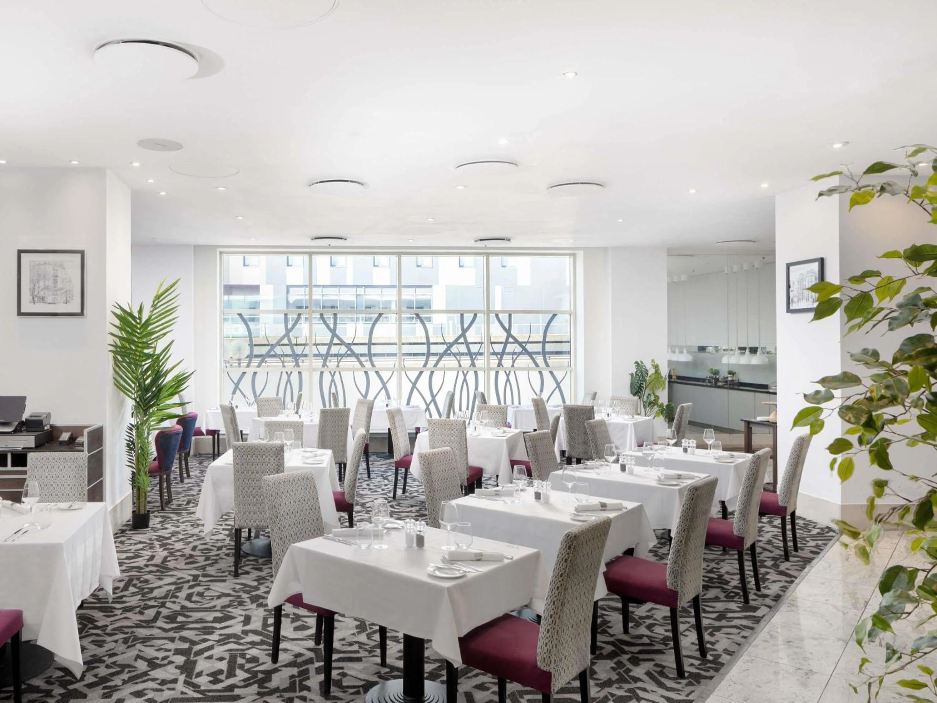 Restaurant/places to eat in Sofitel London Gatwick