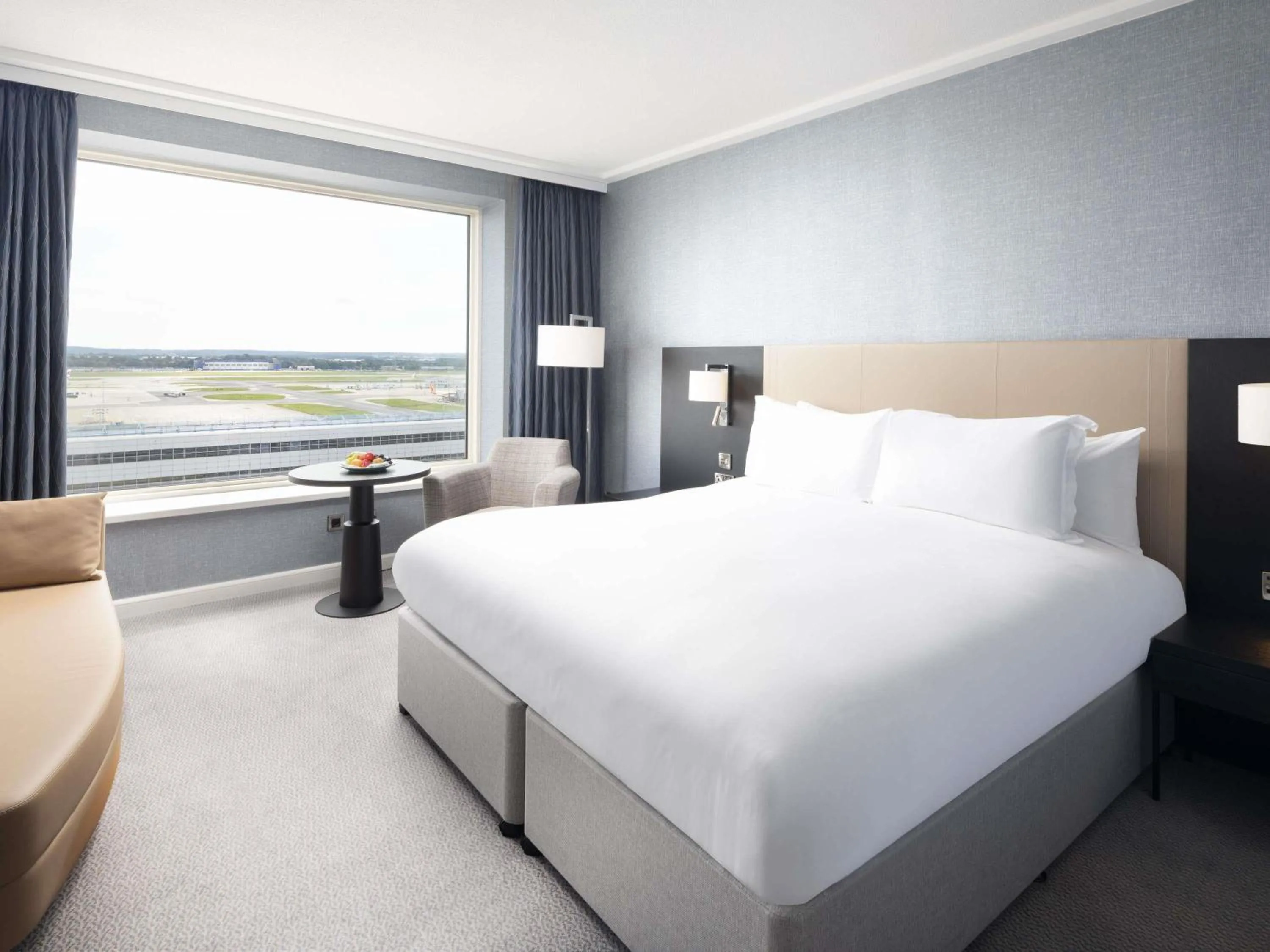 Bedroom, Bed in Sofitel London Gatwick