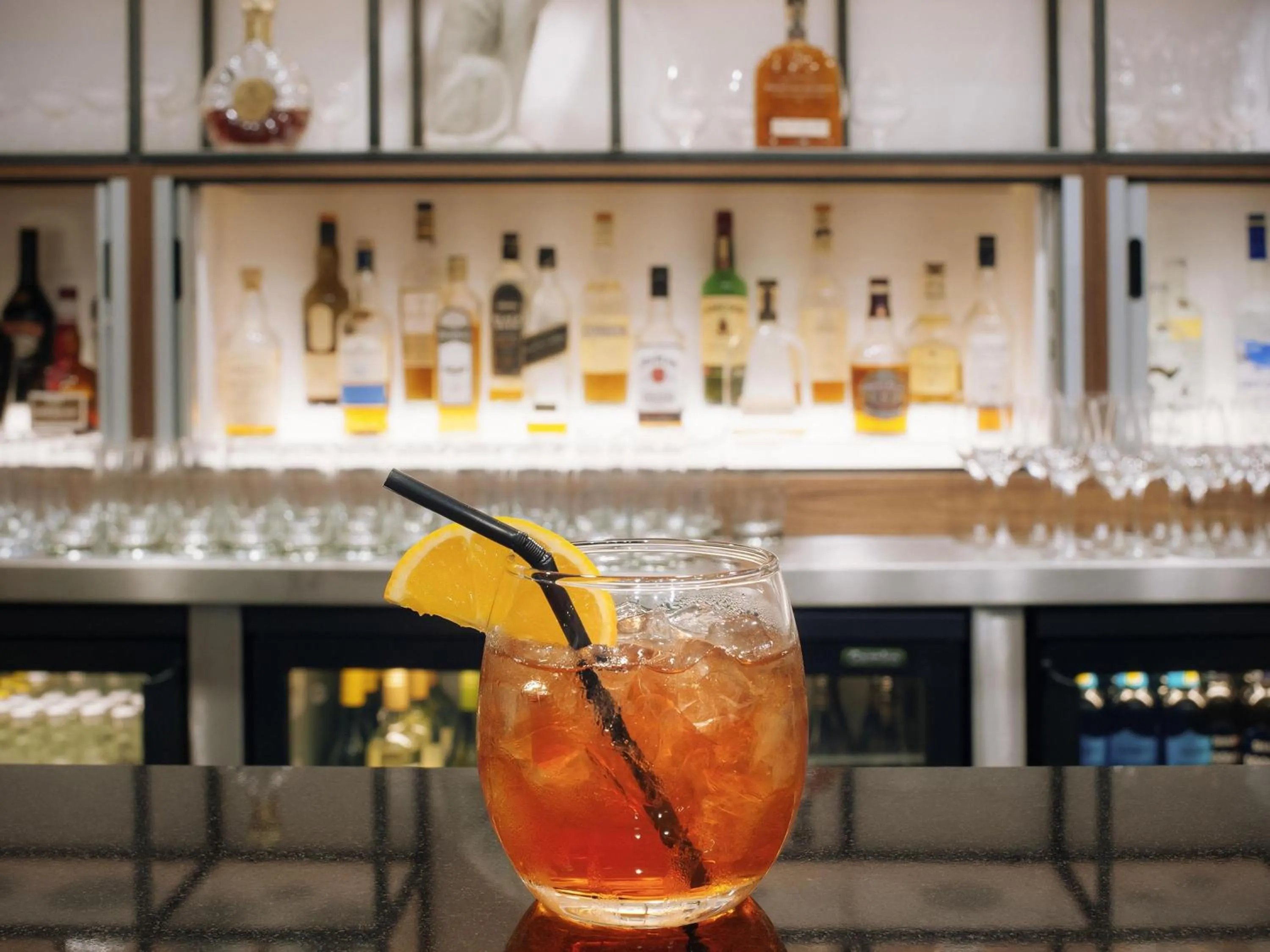 Lounge or bar in Sofitel London Gatwick