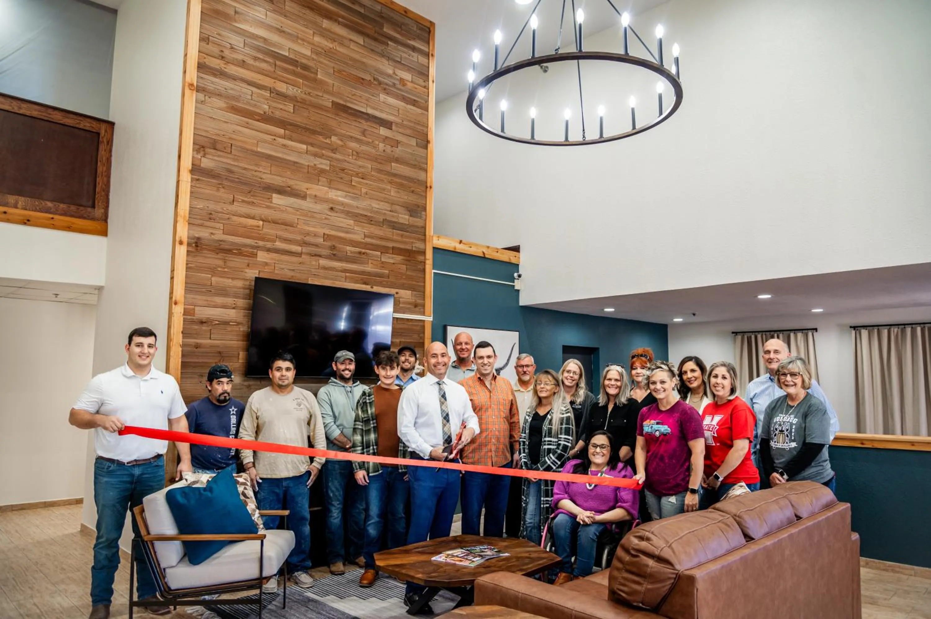 Communal lounge/ TV room in OK Welcome Home Hotel