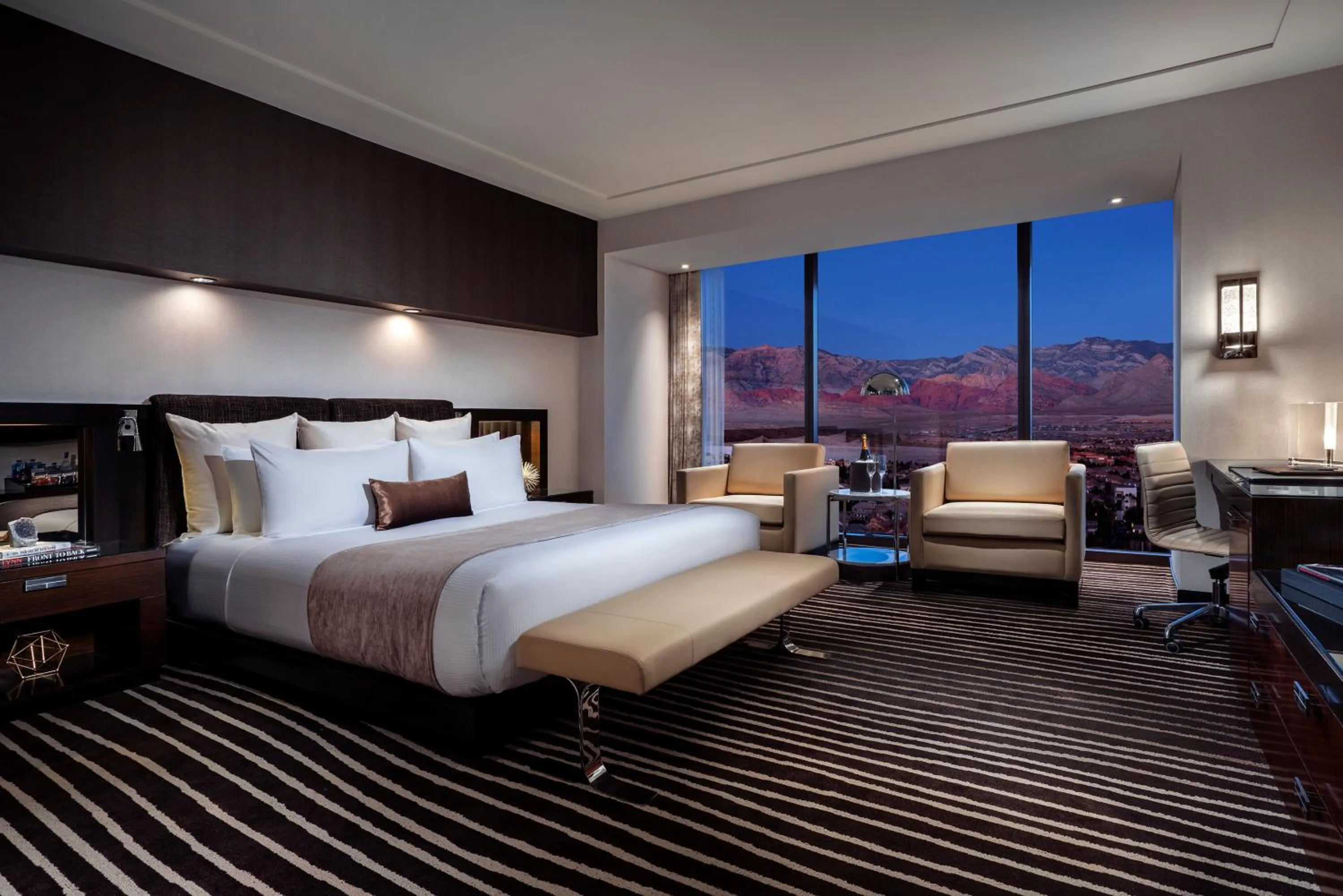 Bedroom, Bed in Red Rock Casino Resort & Spa