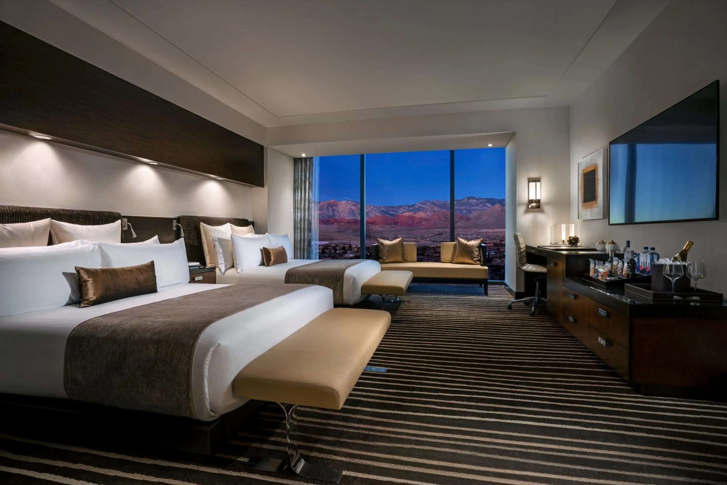 Bedroom, Bed in Red Rock Casino Resort & Spa