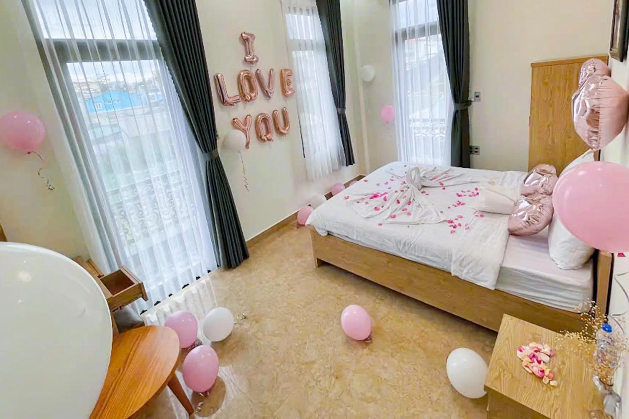 Bedroom, Bed in Mai DiaMond Hotel