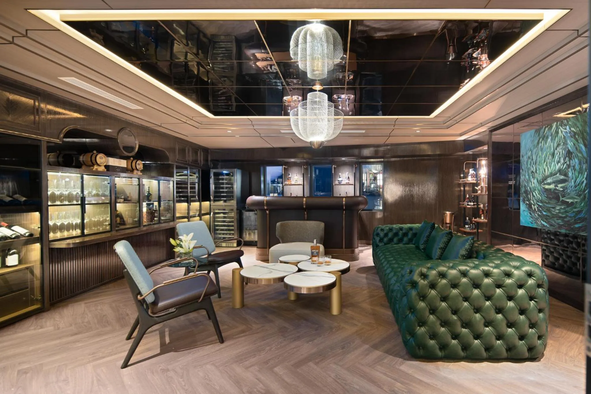 Lounge or bar in Grand Pioneers Halong Bay Cruise 1