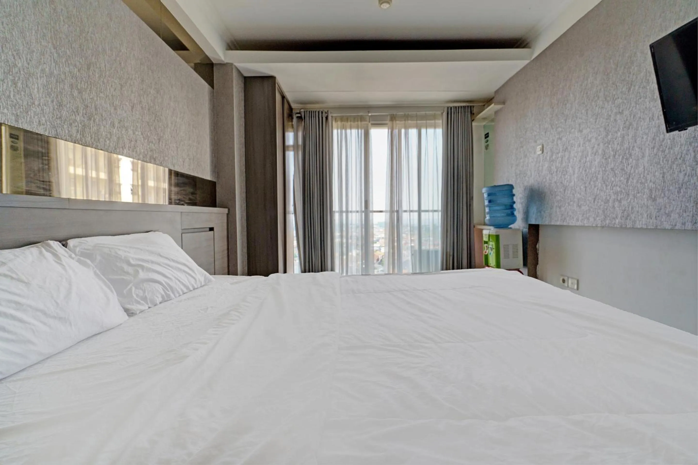 Bedroom, Bed in OYO Life 93097 Apartemen Gateway Pasteur By Kaisar Room