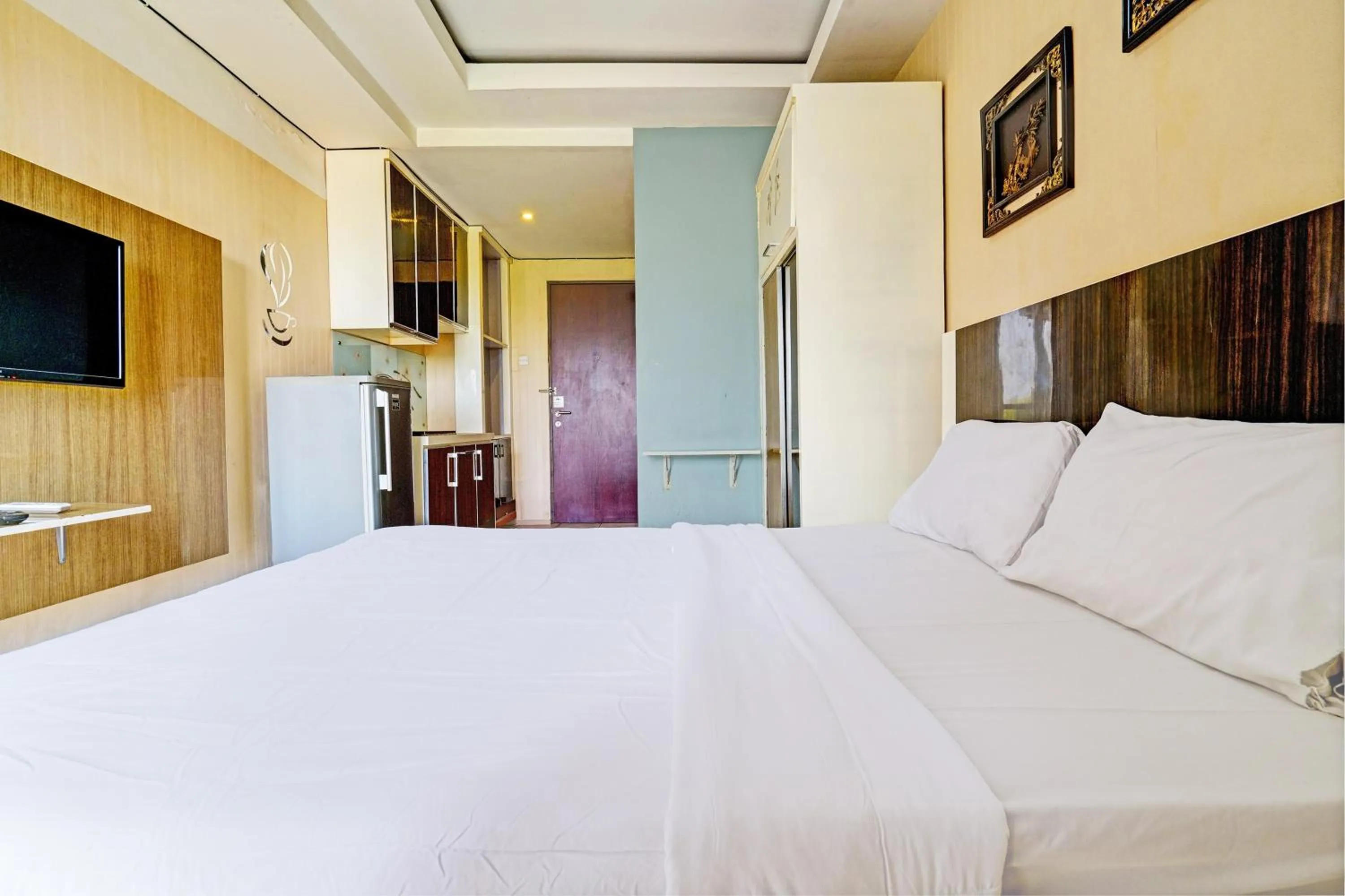 Bedroom, Bed in OYO Life 93170 Apartement Gateway Cicadas By Mr Pro