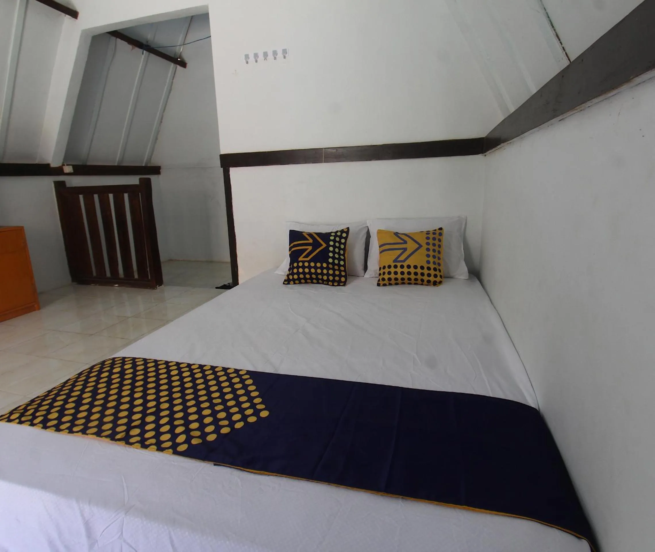 Bedroom, Bed in OYO Life 93125 Kos Bale Lumbung Syariah