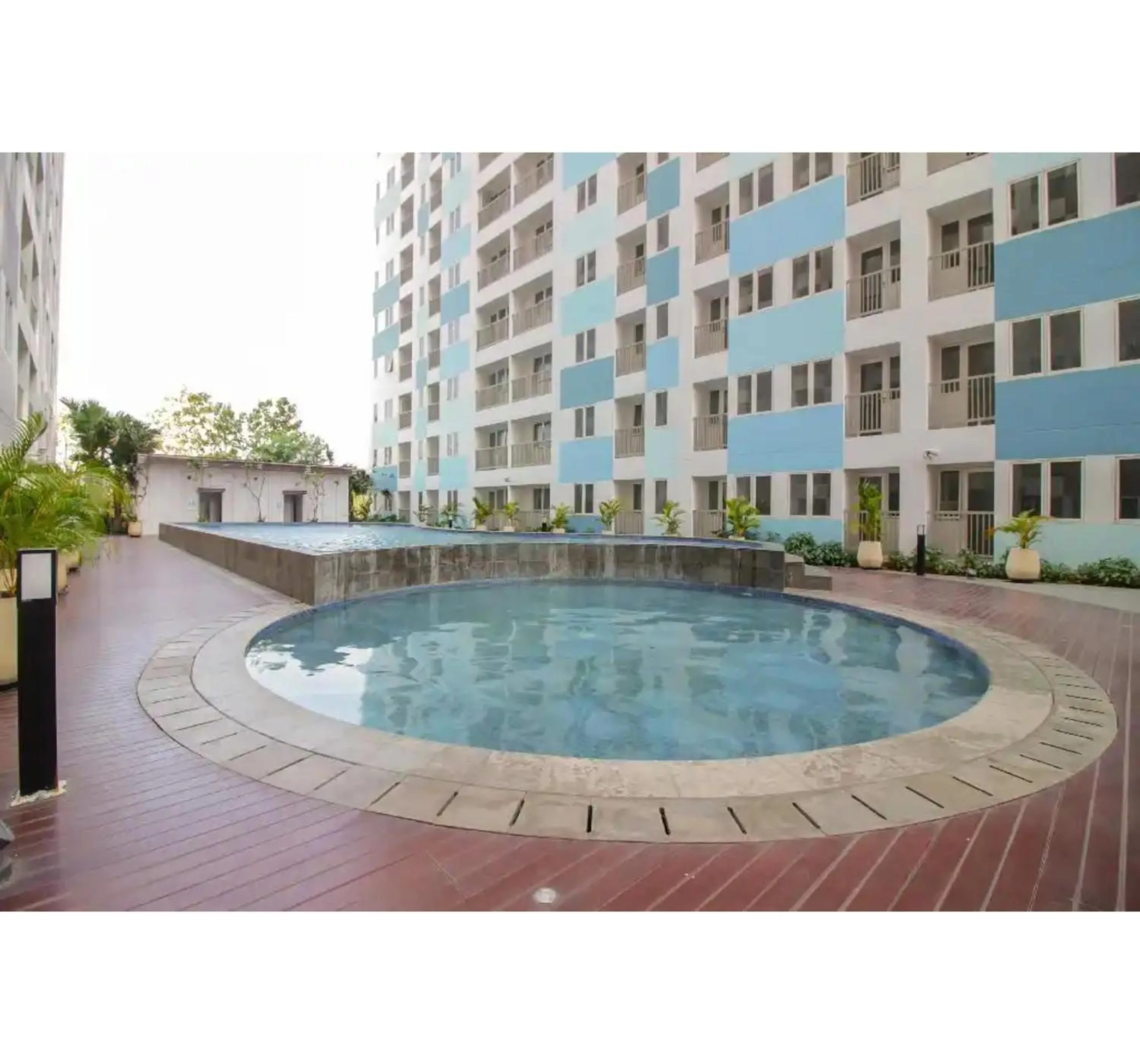 Property building in OYO Life 93139 Apartemen Grand Sentraland By Evi