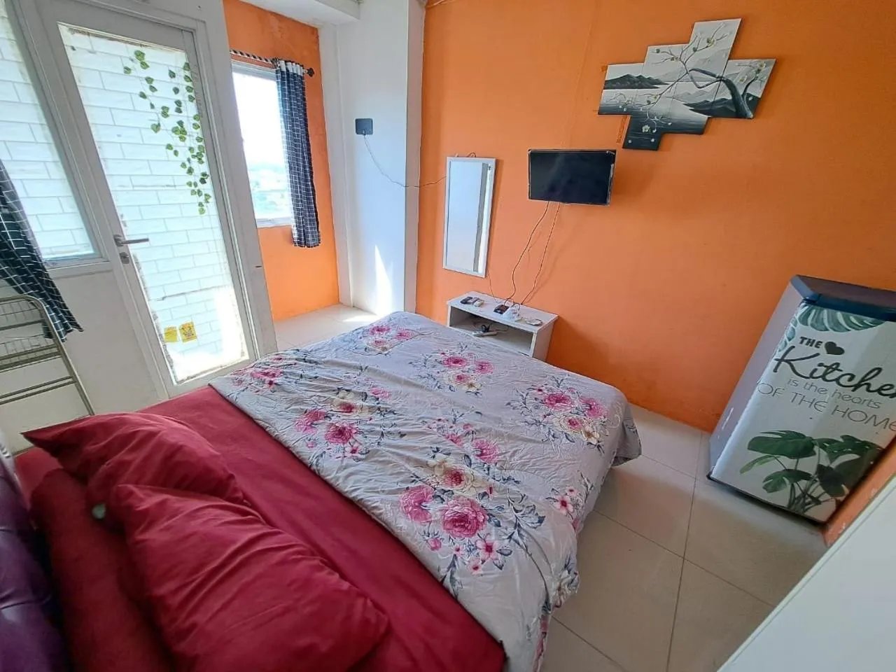 Bedroom, Bed in OYO Life 93139 Apartemen Grand Sentraland By Evi