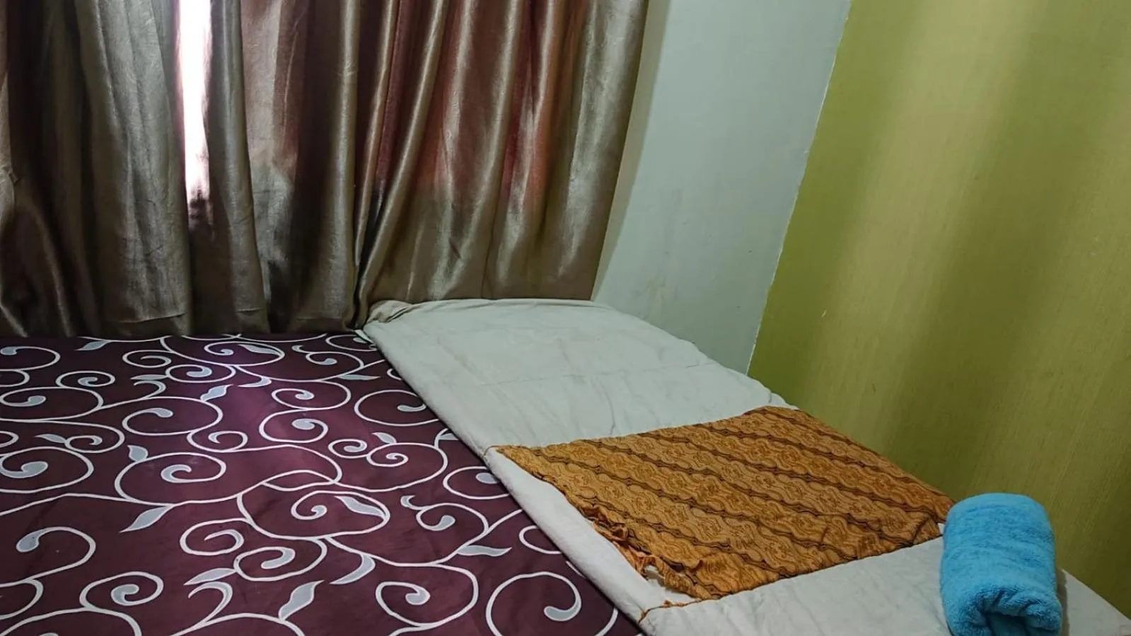 Bedroom, Bed in OYO Life 93139 Apartemen Grand Sentraland By Evi