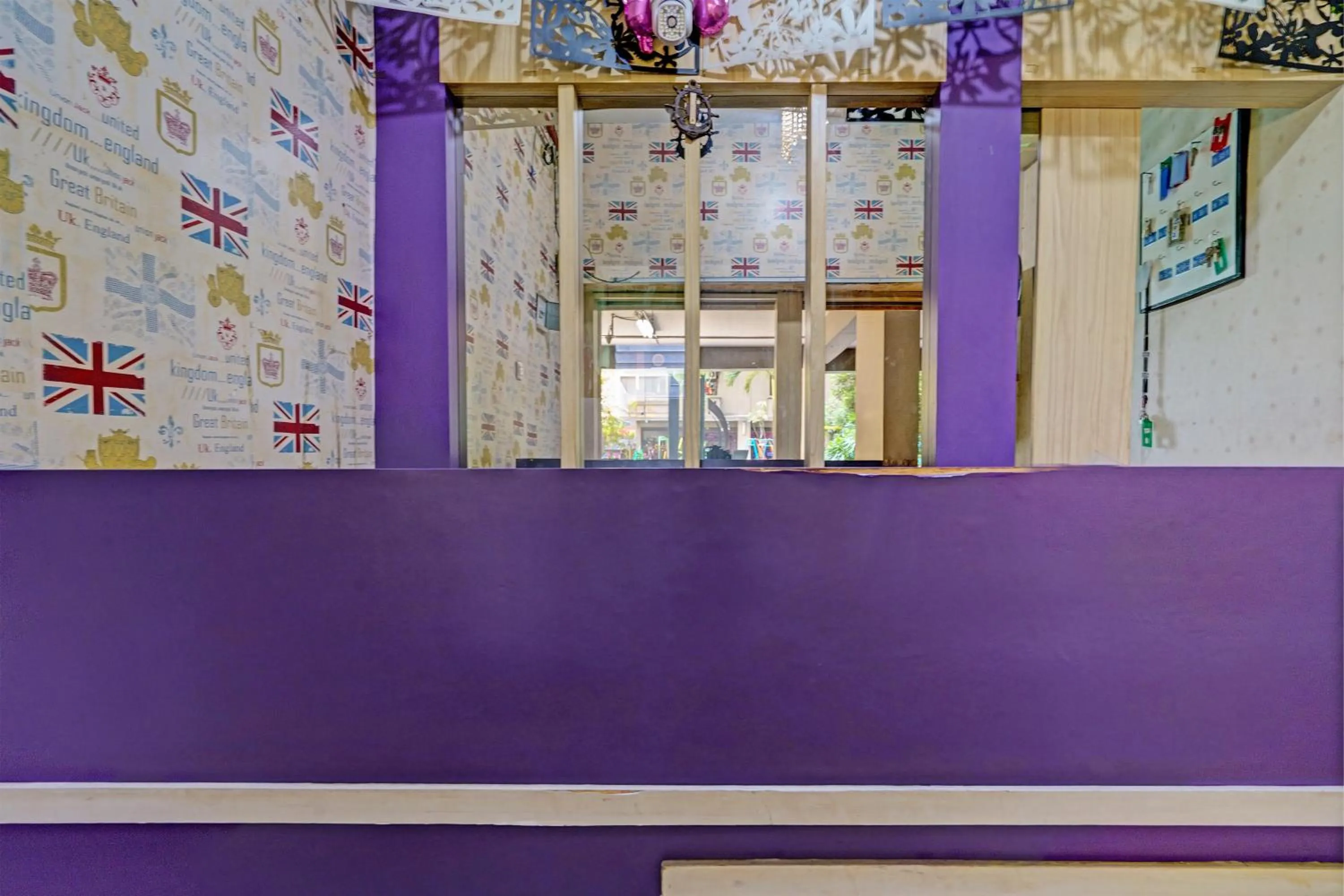 Lobby or reception in OYO Life 93120 Apartement Gateway Cicadas By Sarana Cipta Mahakarya