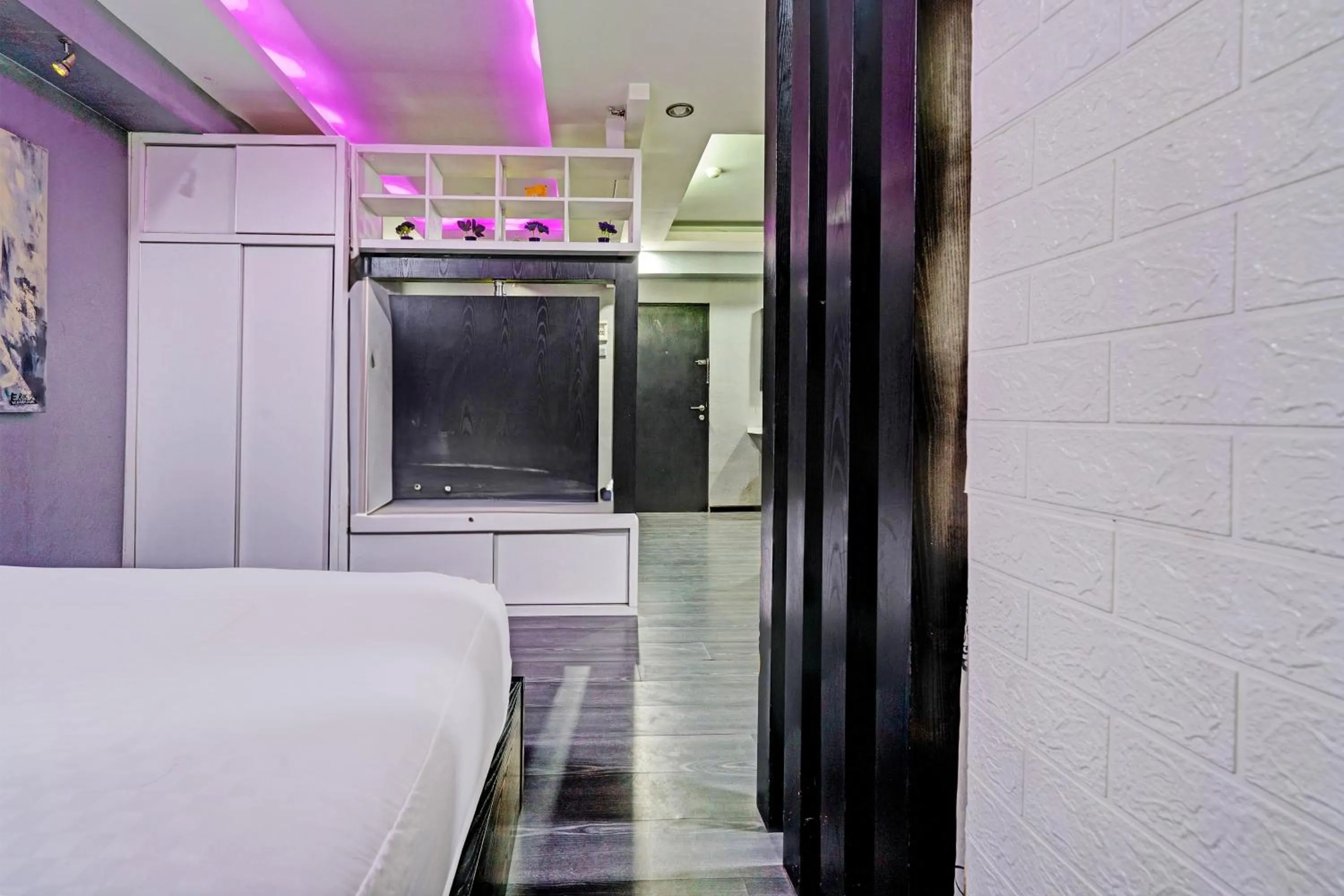 Bedroom, Bed in OYO Life 93120 Apartement Gateway Cicadas By Sarana Cipta Mahakarya