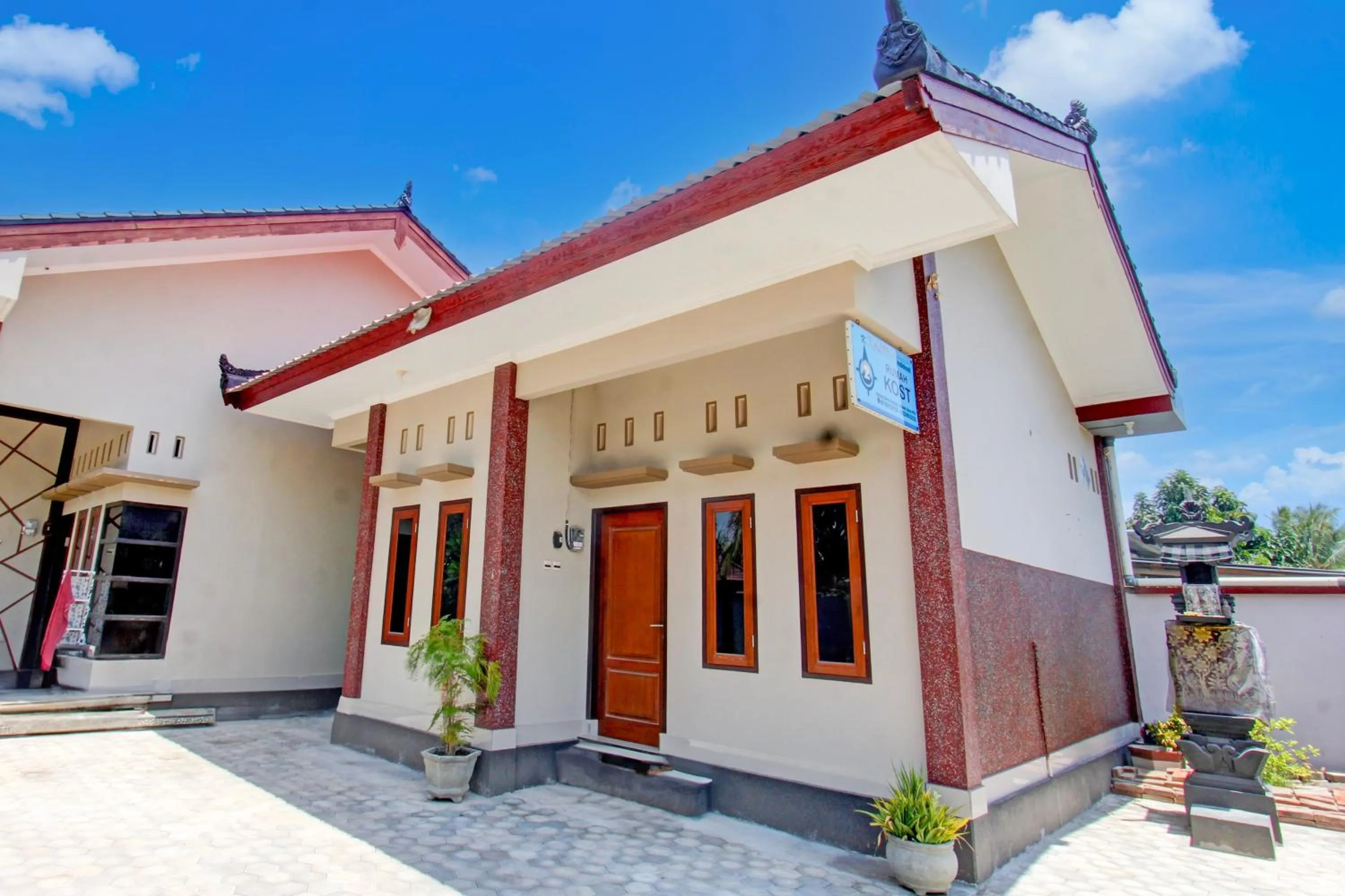 Facade/entrance in OYO Life 93157 Kos Kaloka