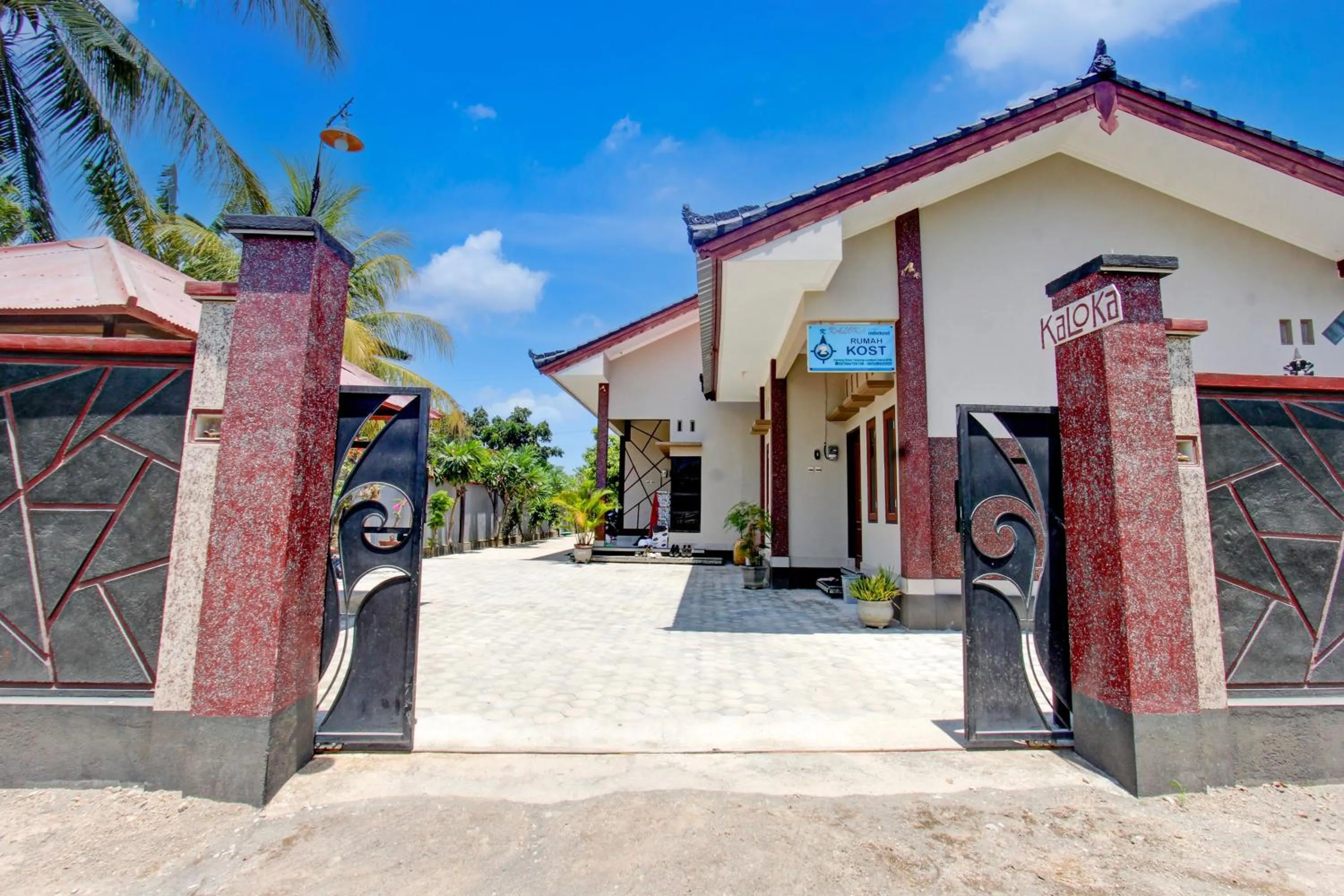 Facade/entrance in OYO Life 93157 Kos Kaloka