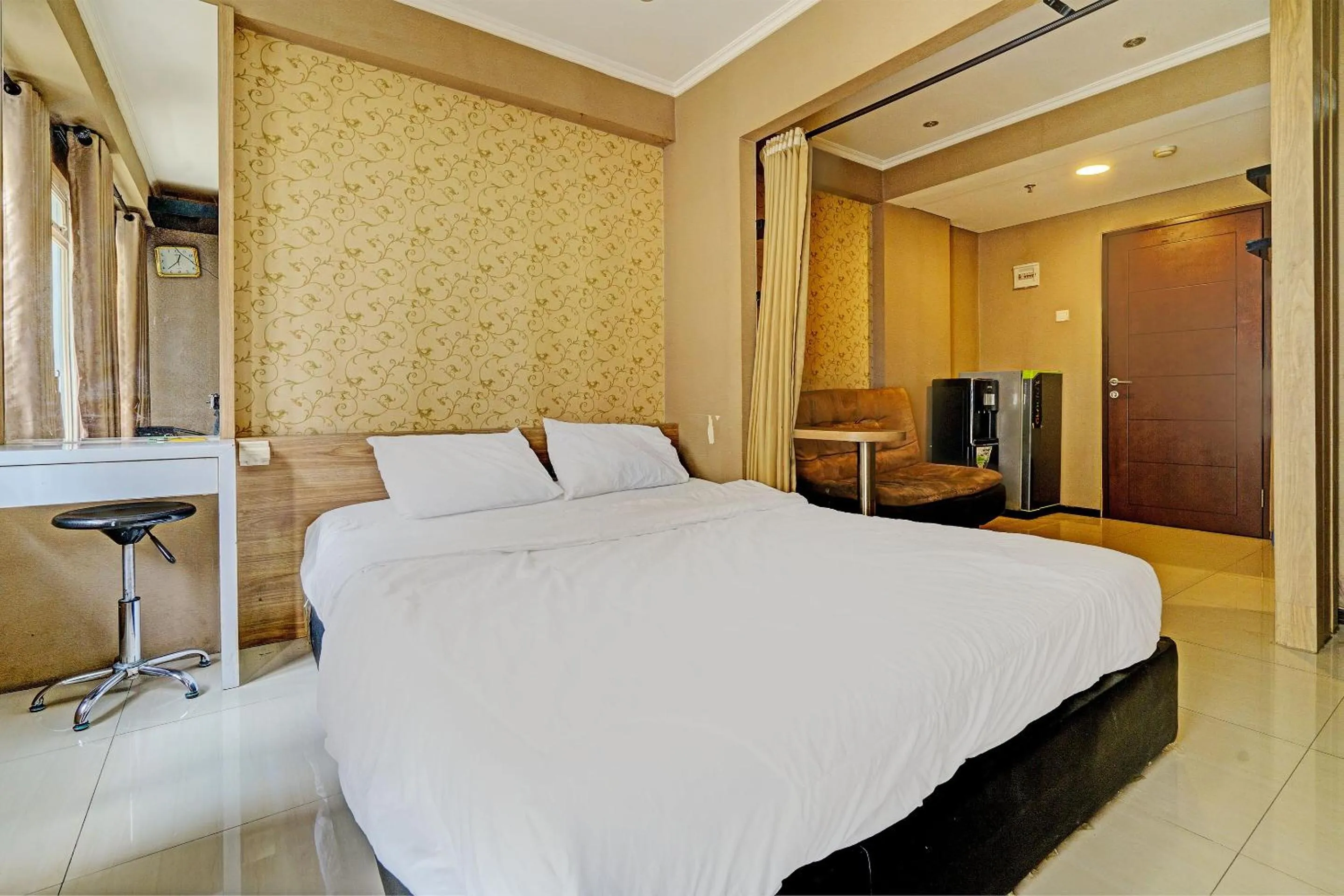 Bedroom, Bed in OYO Life 93065 Apartemen Gateway Pasteur By Glory Rent