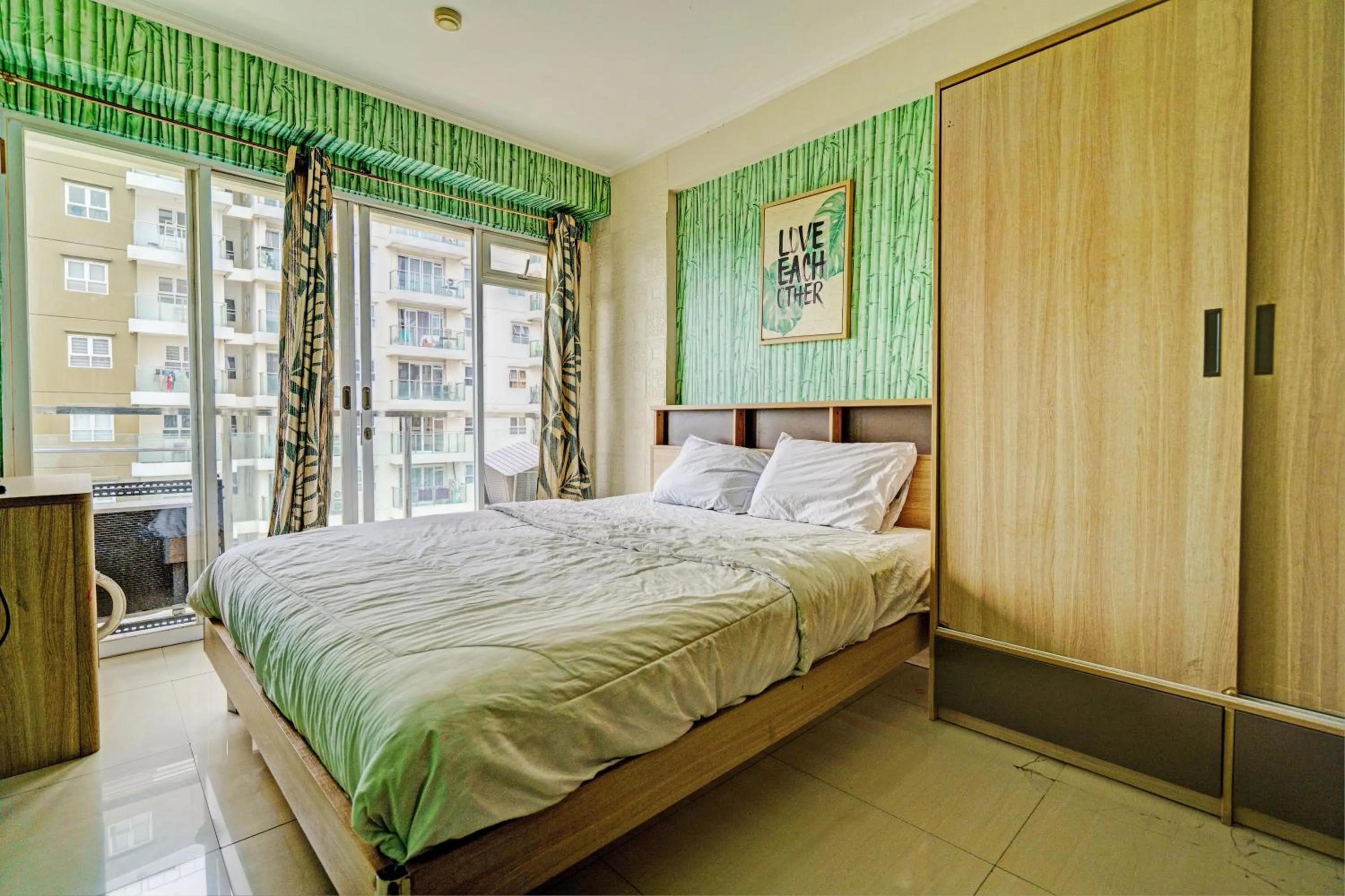 Bedroom, Bed in OYO Life 93065 Apartemen Gateway Pasteur By Glory Rent