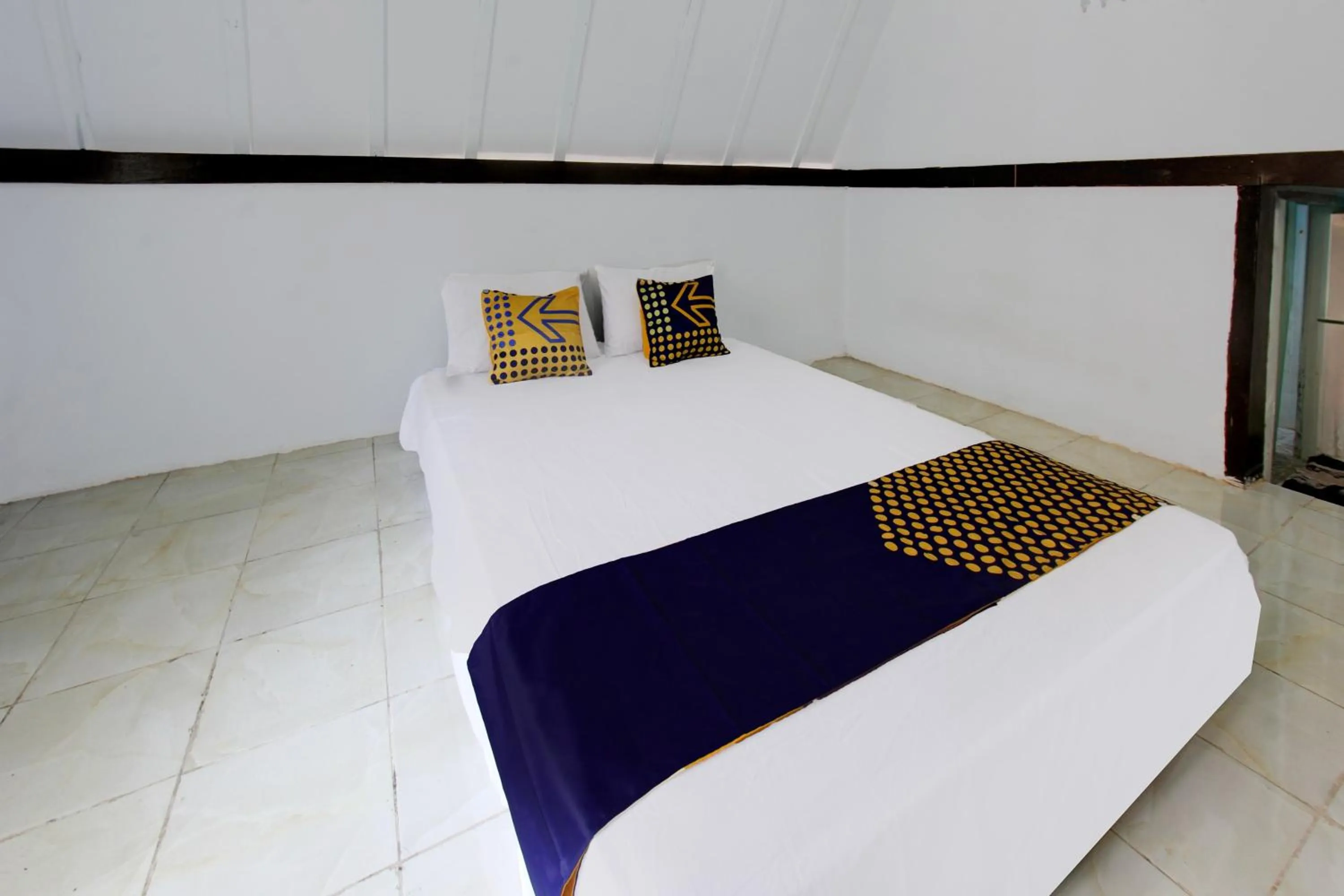 Bedroom, Bed in OYO Life 93154 White Kos Jenggala