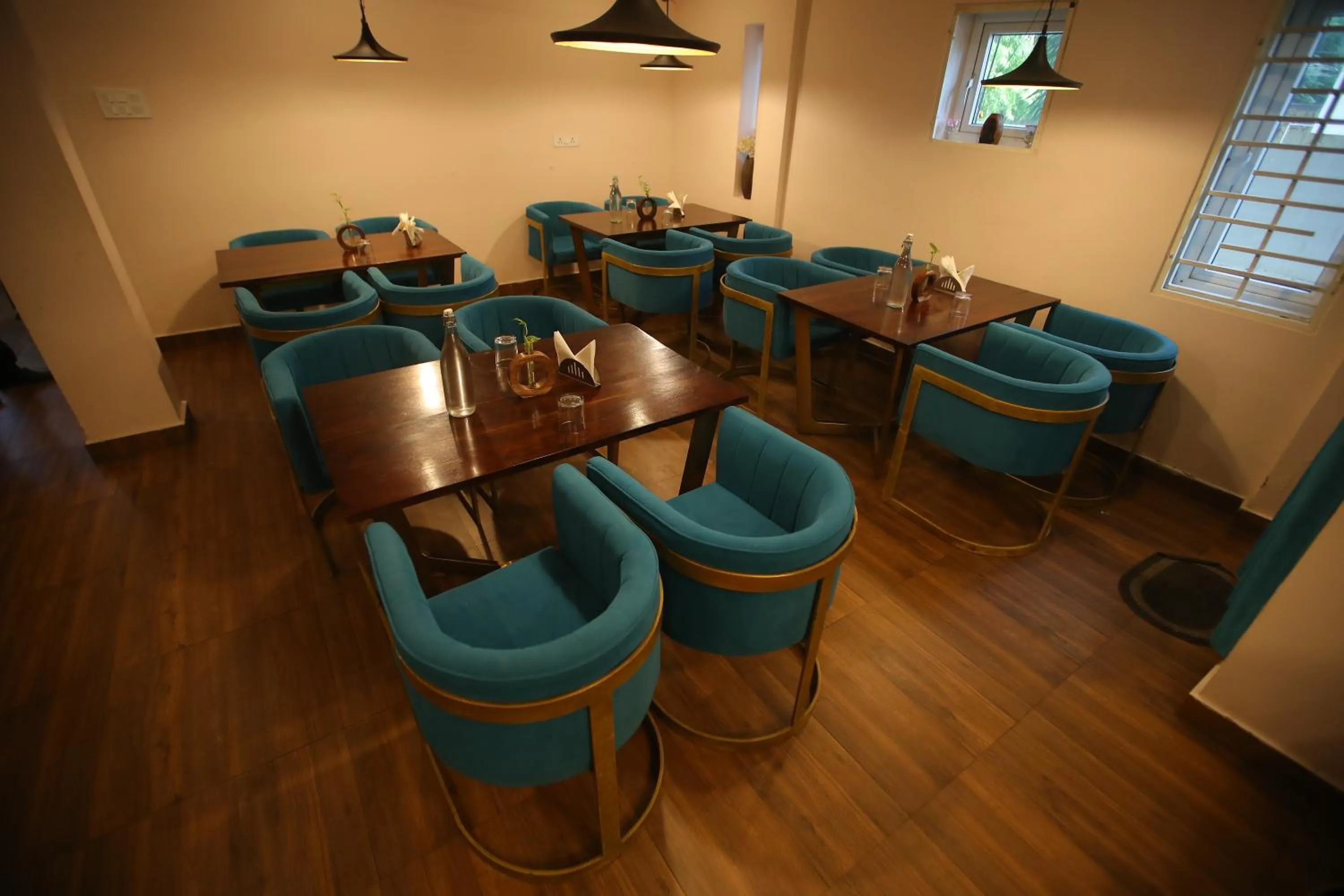 De Crown Luxury Hotel