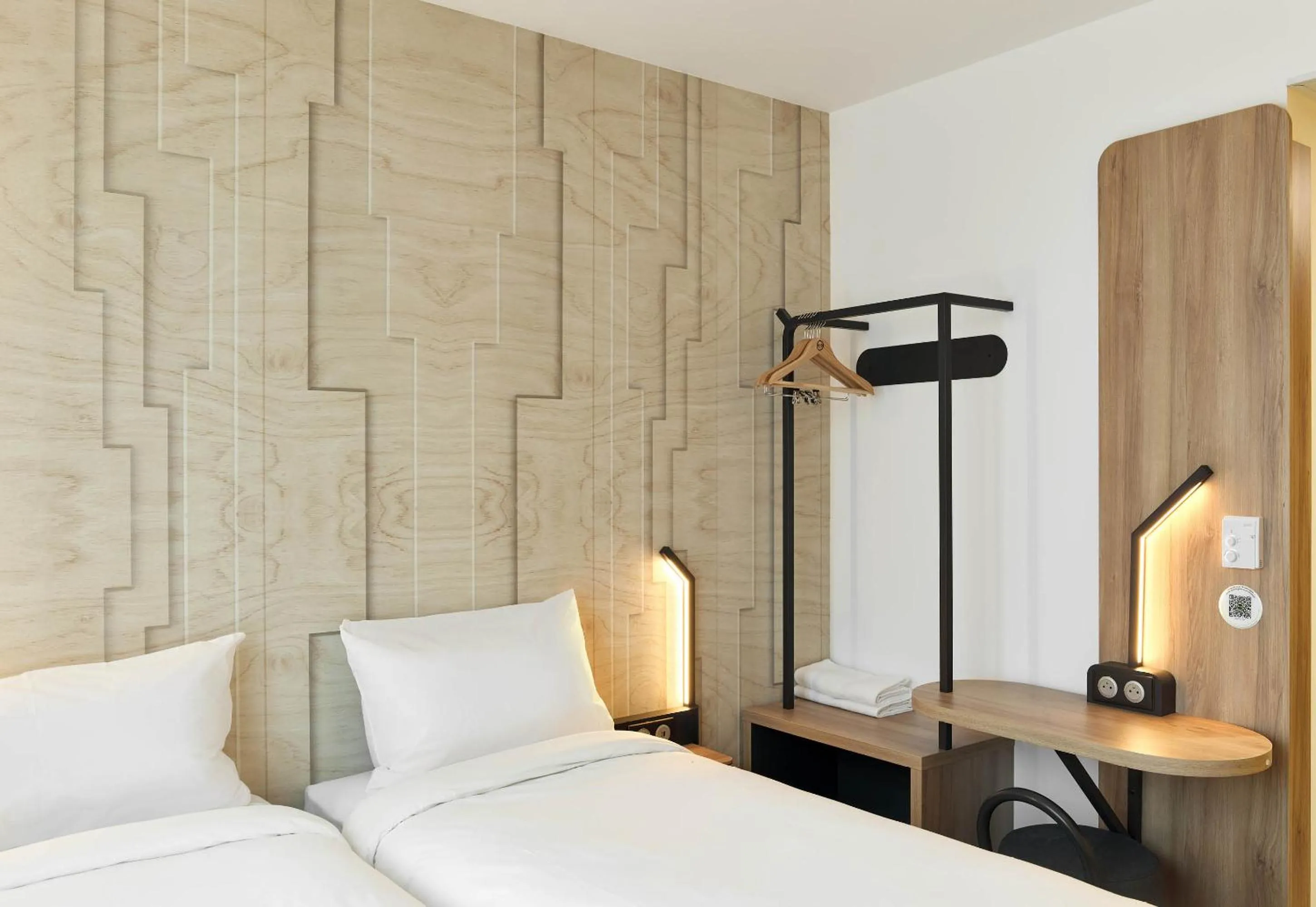 Bedroom, Bed in B&B HOTEL Cergy Saint-Christophe Gare