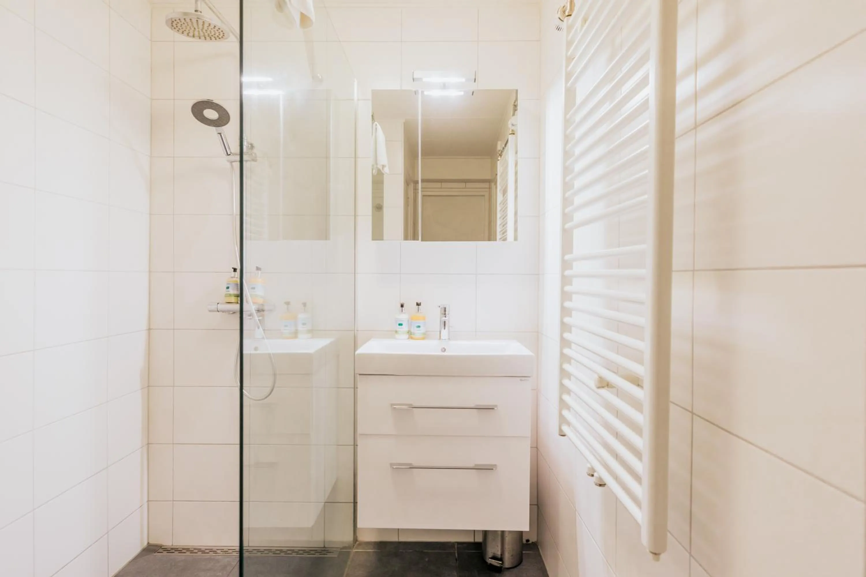 Shower in Grand Hotel Opduin