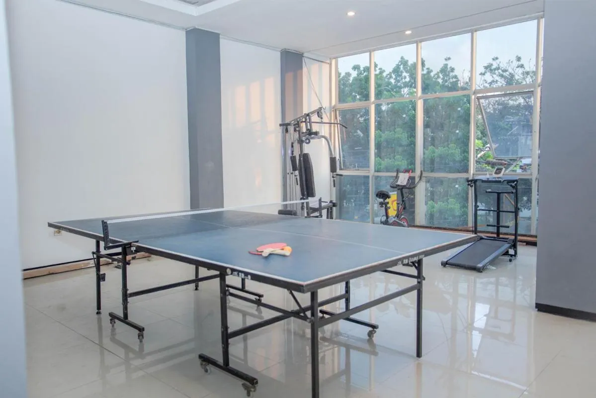 Fitness centre/facilities in Livinn Hotel Kendangsari Surabaya