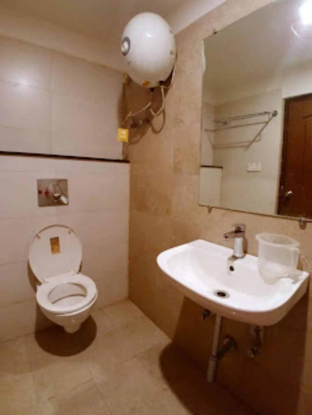 Shower, Bathroom in Hotel Shreehari Grand