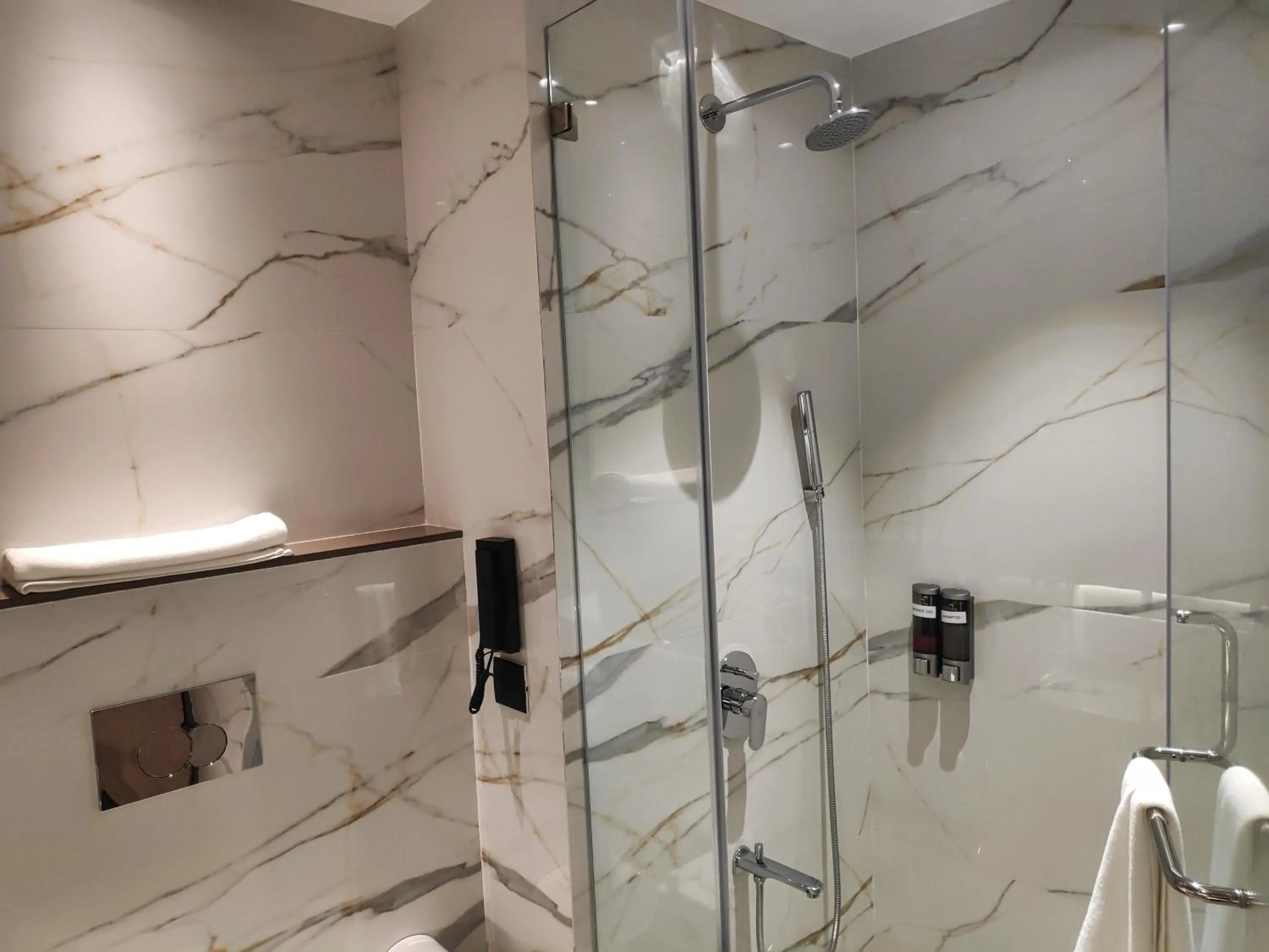 Shower in Maxxvalue Hotel MIDC - Andheri