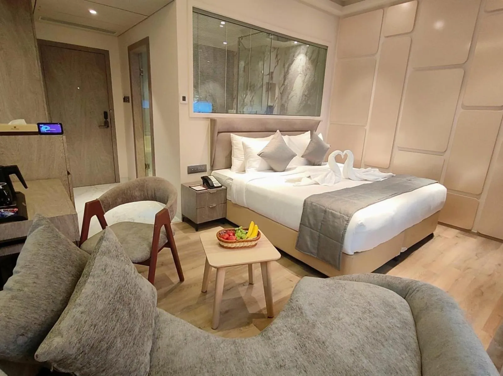 Photo of the whole room, Bed in Maxxvalue Hotel MIDC - Andheri