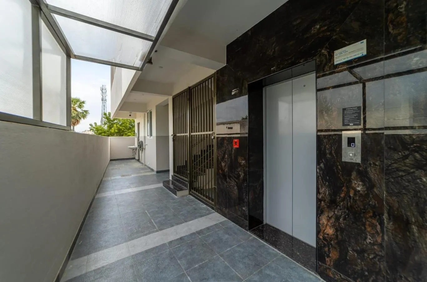 elevator in Fortune Inn