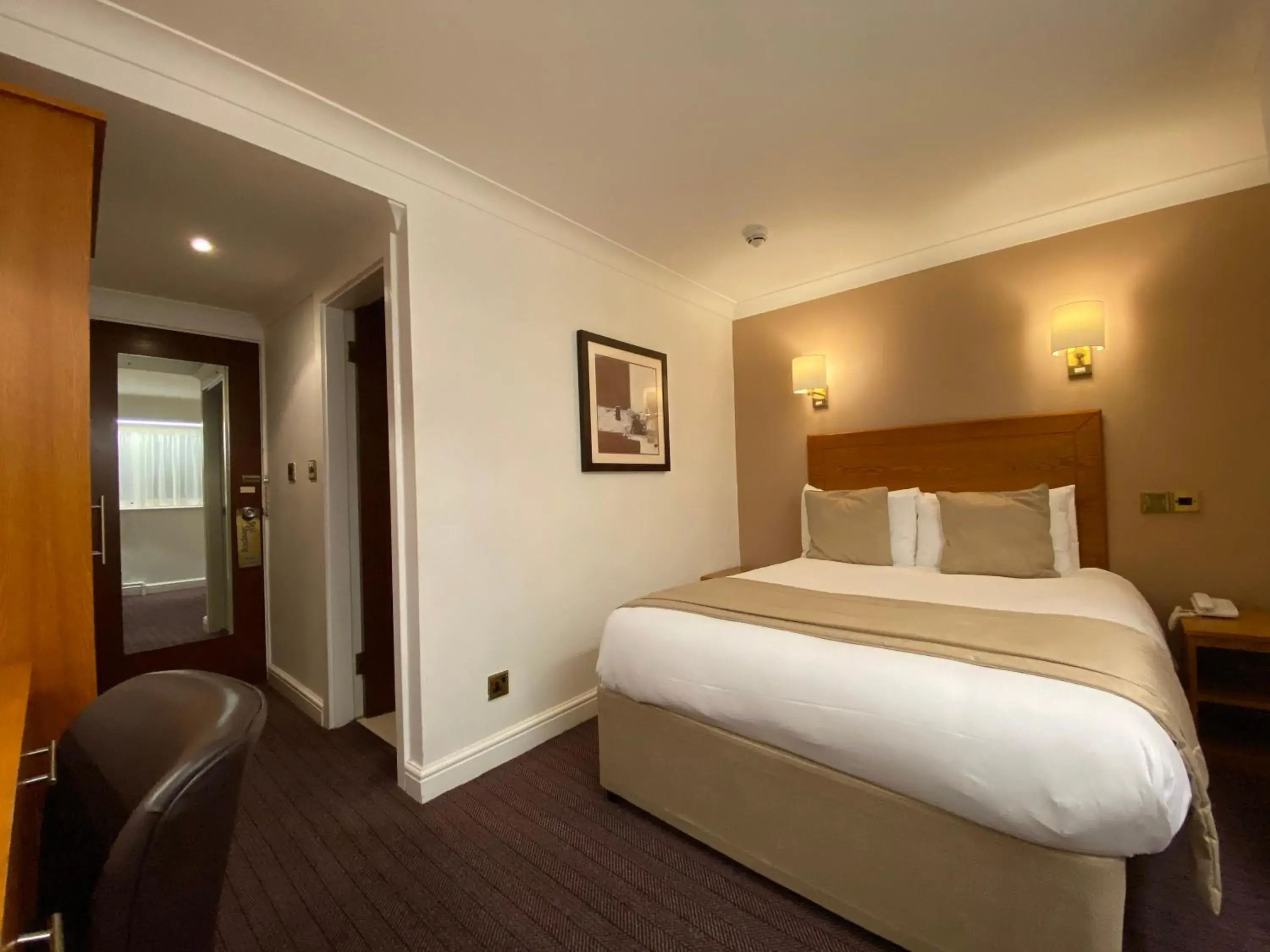 Standard Double Room in Birmingham Great Barr Hotel Standard Double Room in Birmingham Great Barr Hotel