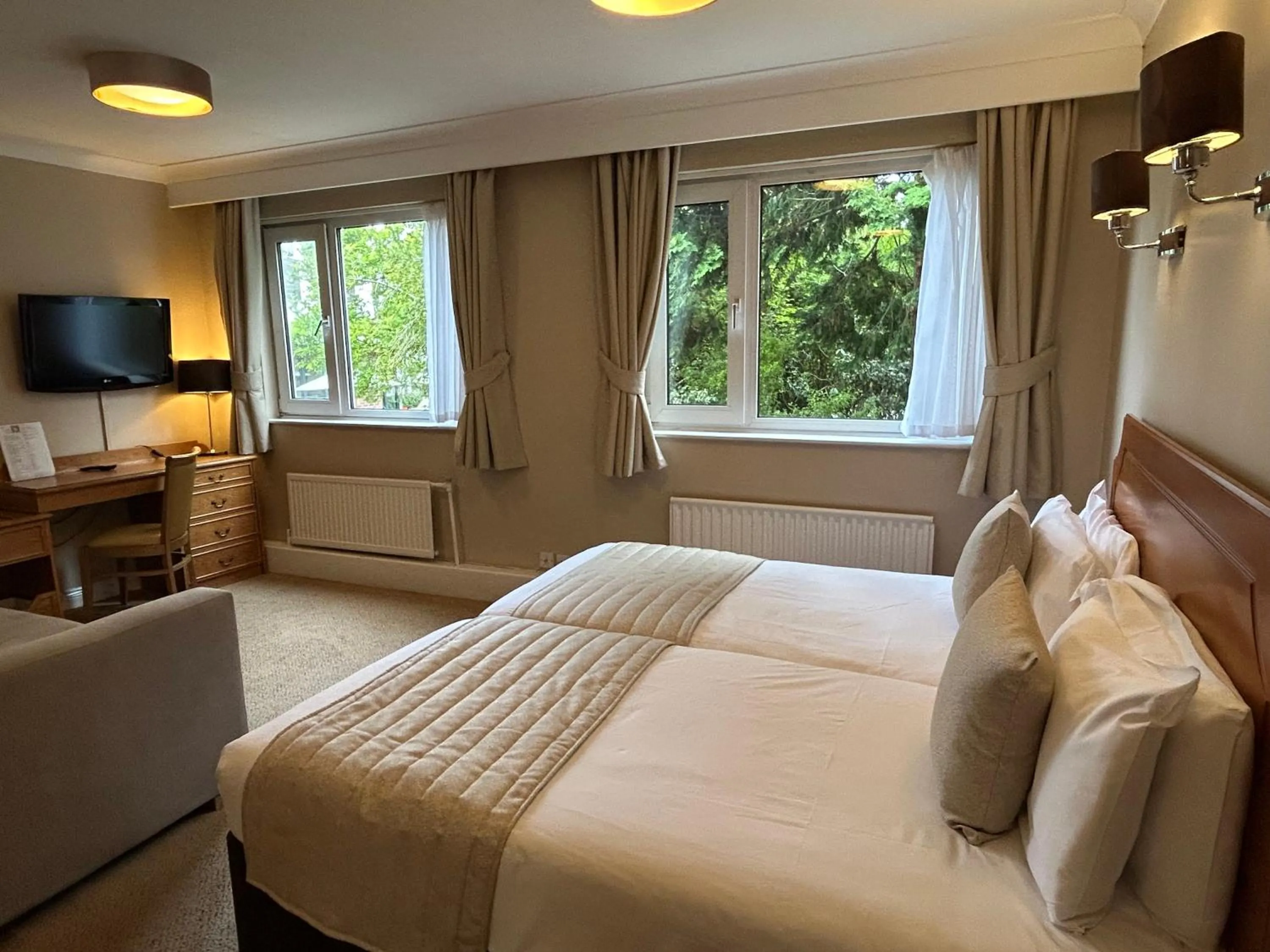 Bedroom, Bed in Birmingham Great Barr Hotel