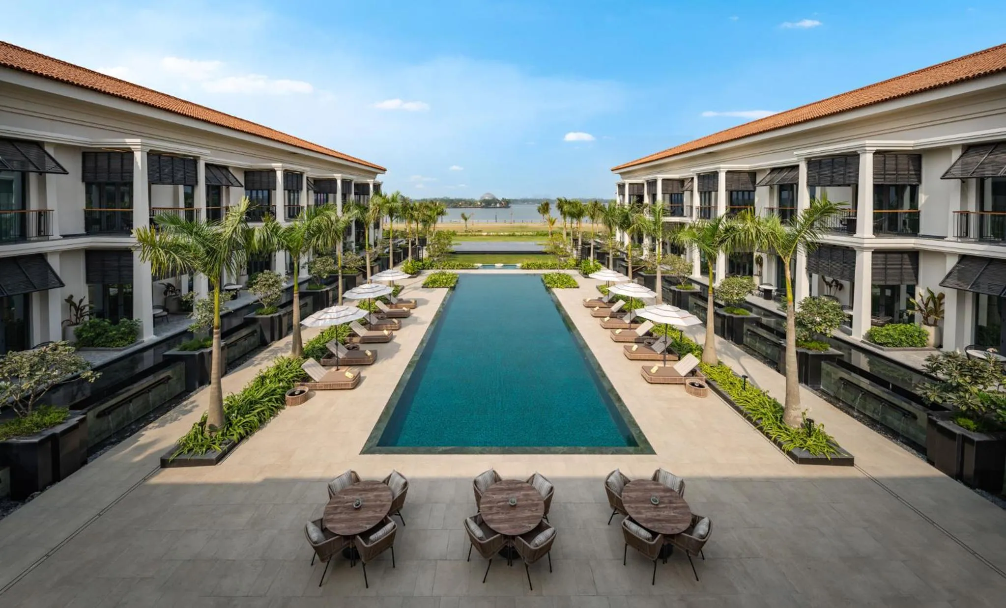 Swimming pool in Taj Taal Kutir