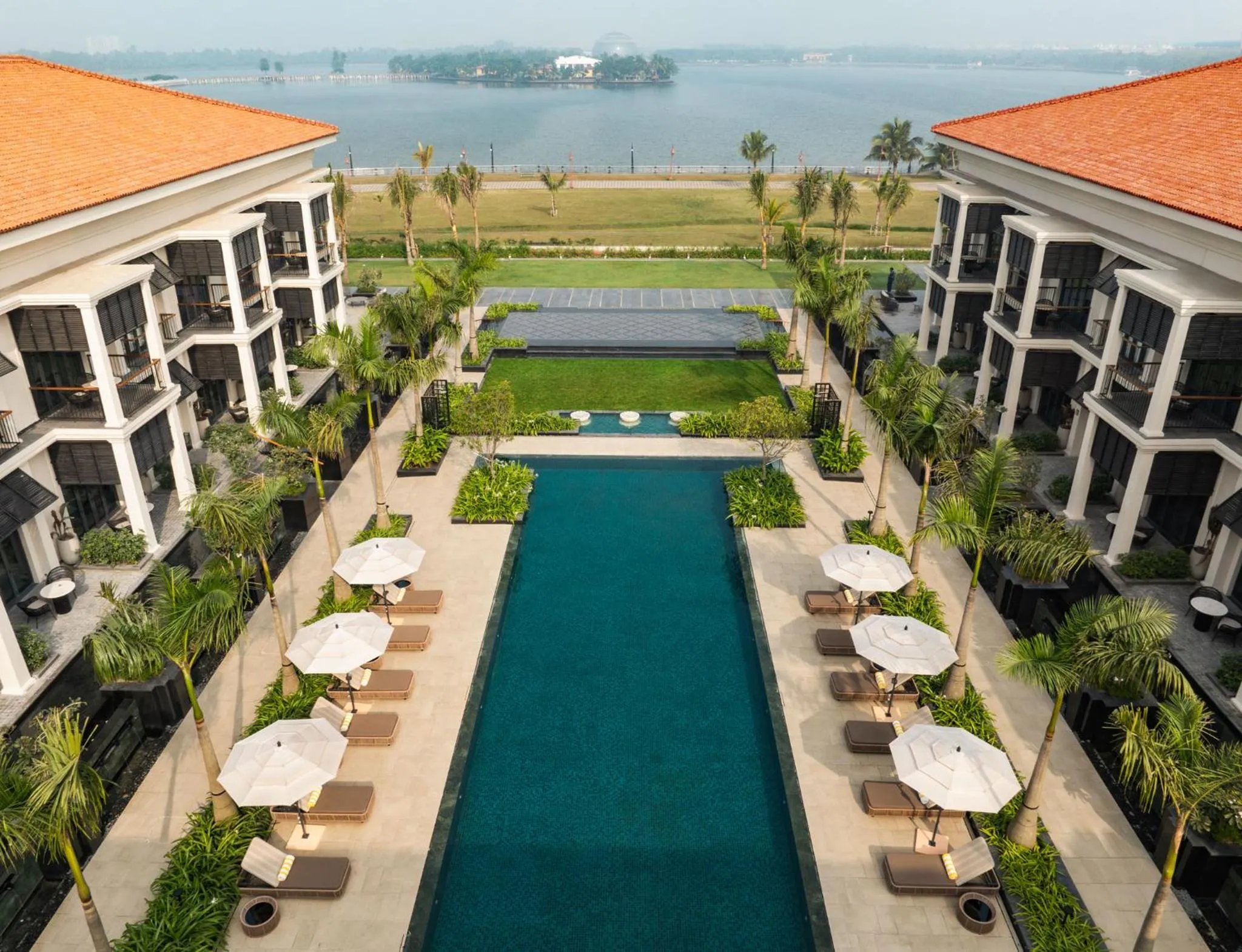 Swimming pool in Taj Taal Kutir