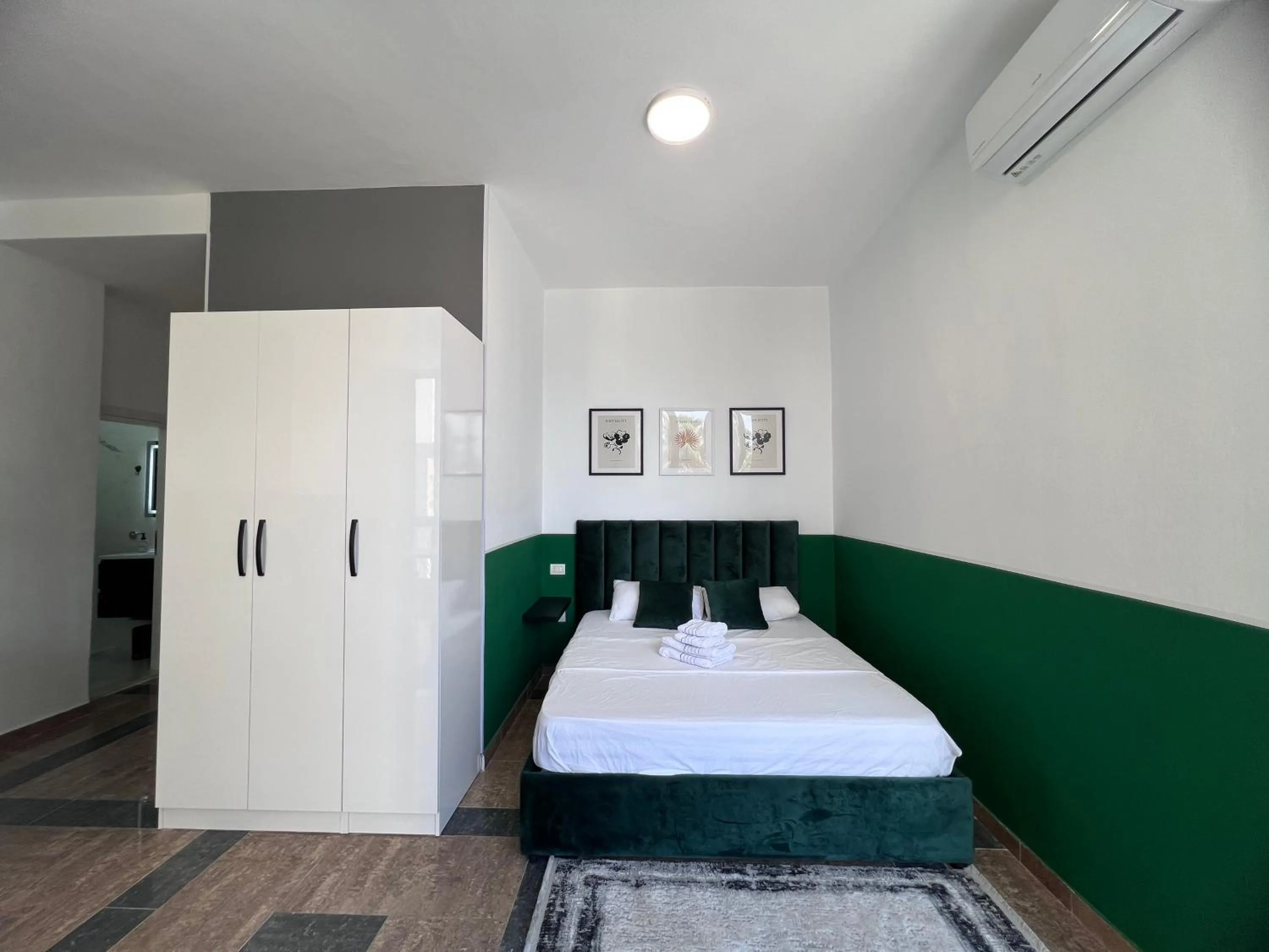 Bed in Cactus Apartments