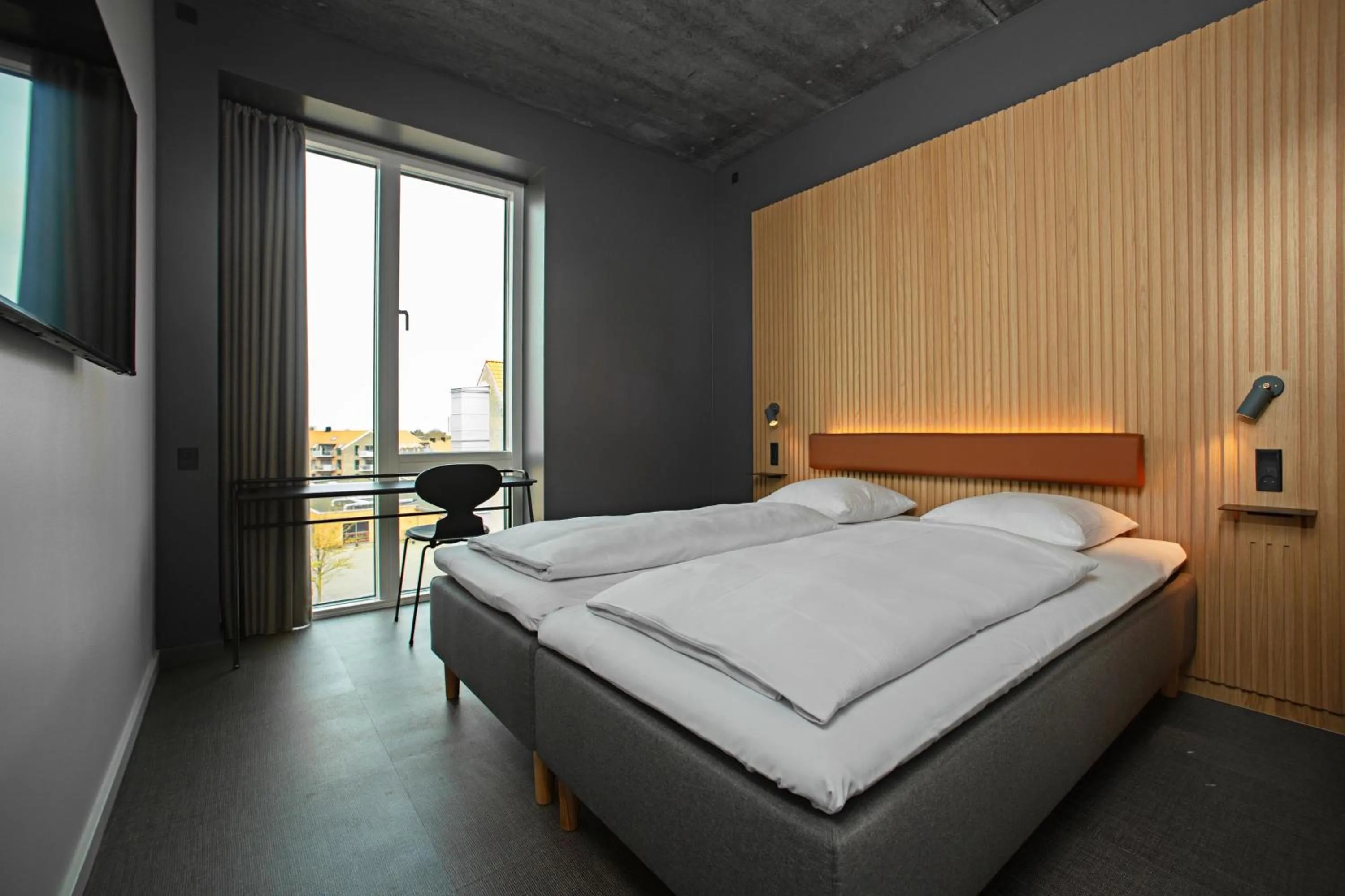 Photo of the whole room, Bed in Four Points Flex by Sheraton Hillerød