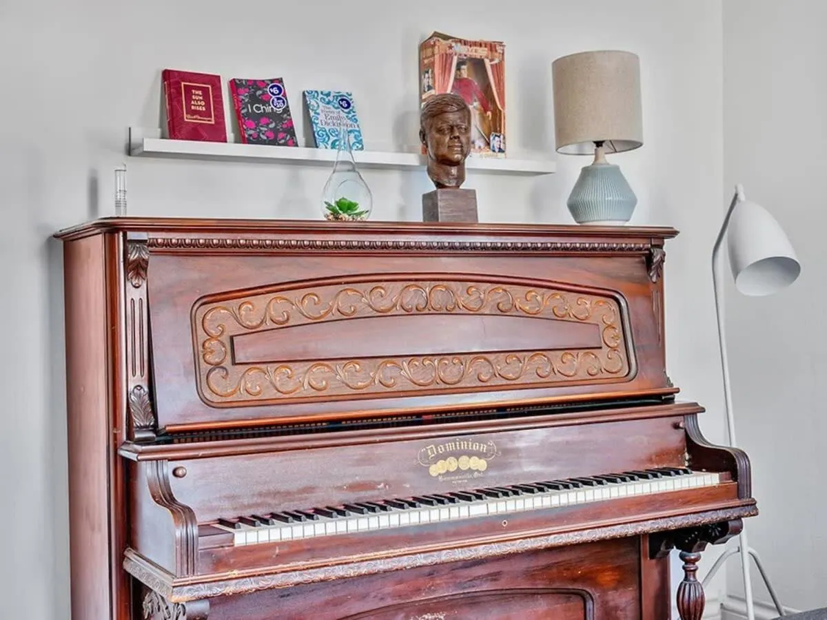 The Gem - Beautiful farmhouse with hot tub