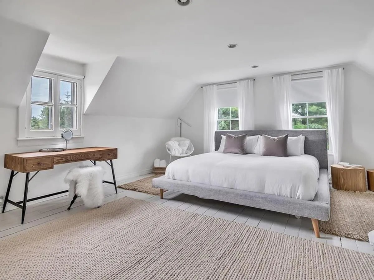 Bed in The Gem - Beautiful farmhouse with hot tub