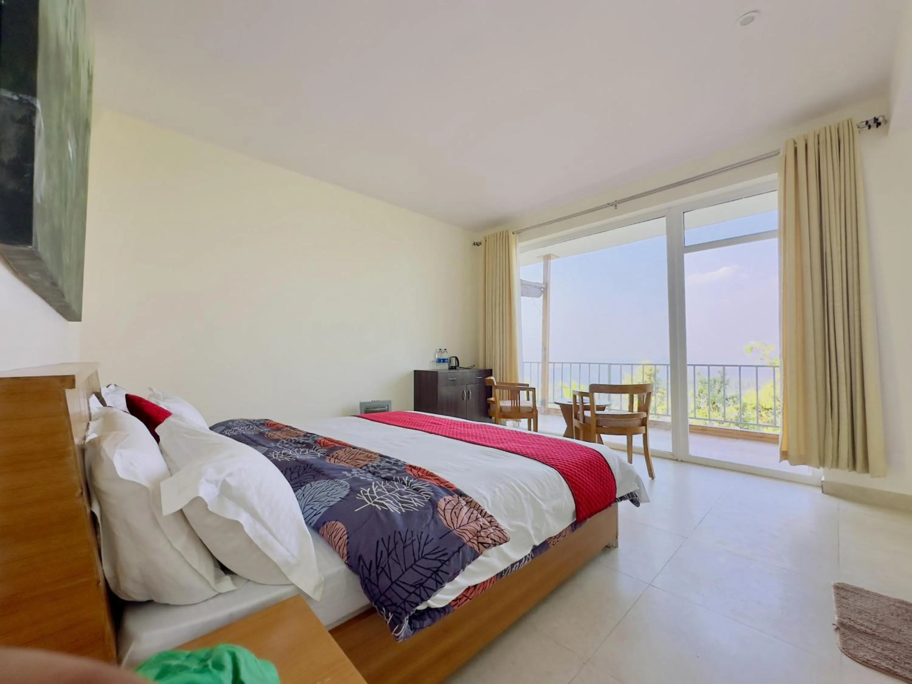 Bed in Shree Parijat Resort - Luxury Resort in Mukteshwar