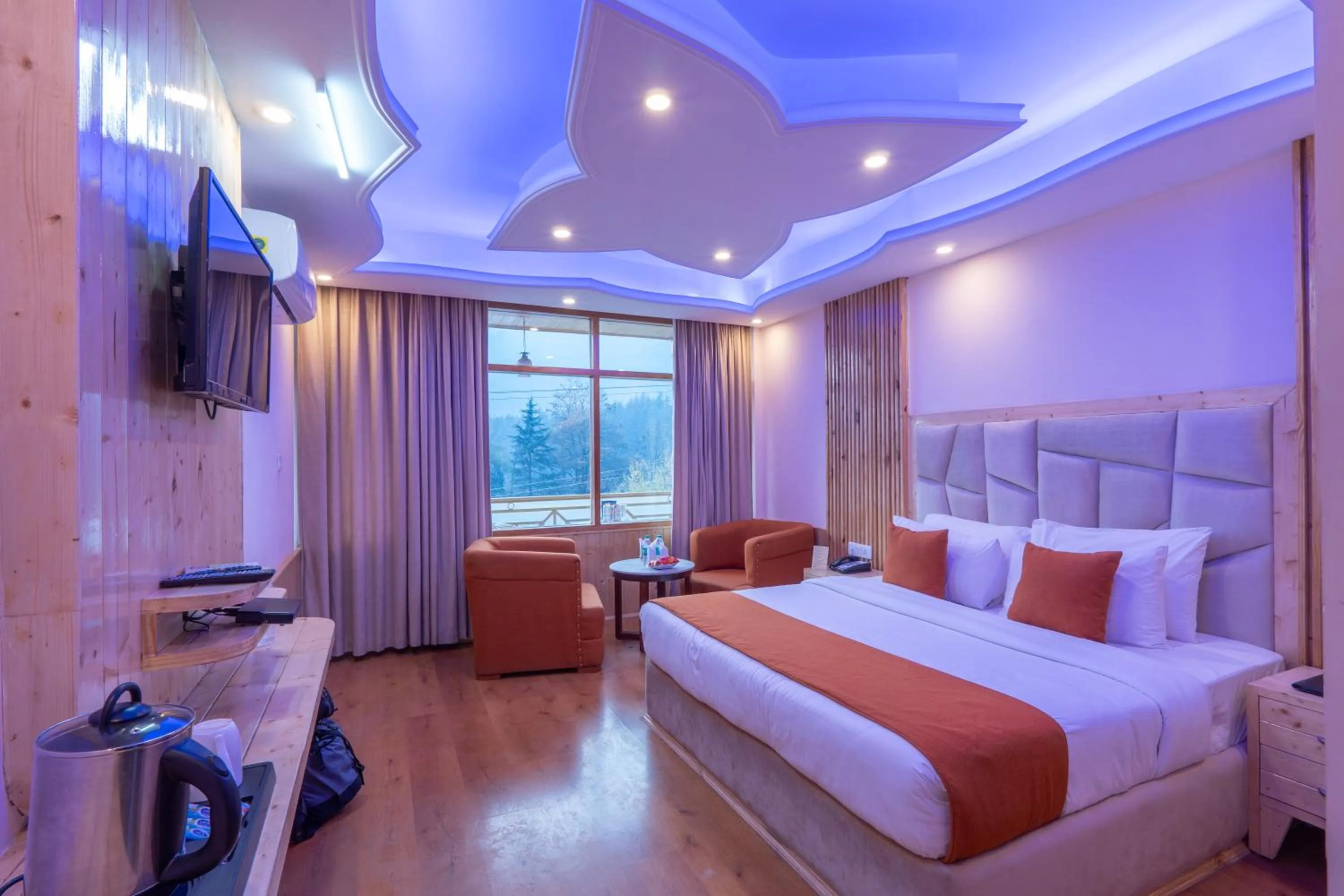 Bed in Hill River Resort By West Western -Property of the Year 2024-25 - Central Heated & Air Cooled, Near Mall Road