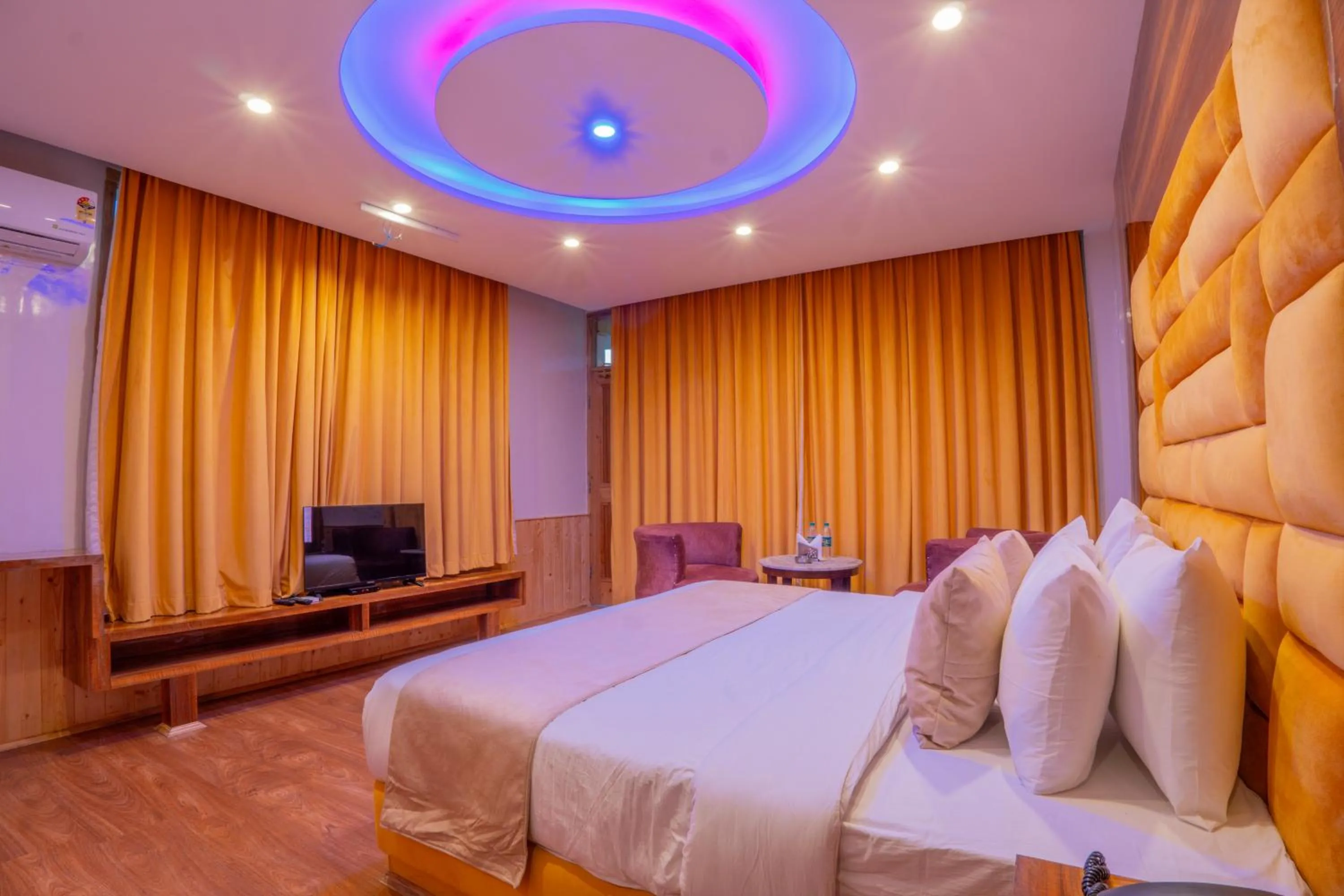 Bedroom, Bed in Hill River Resort By West Western -Property of the Year 2024-25 - Central Heated & Air Cooled, Near Mall Road