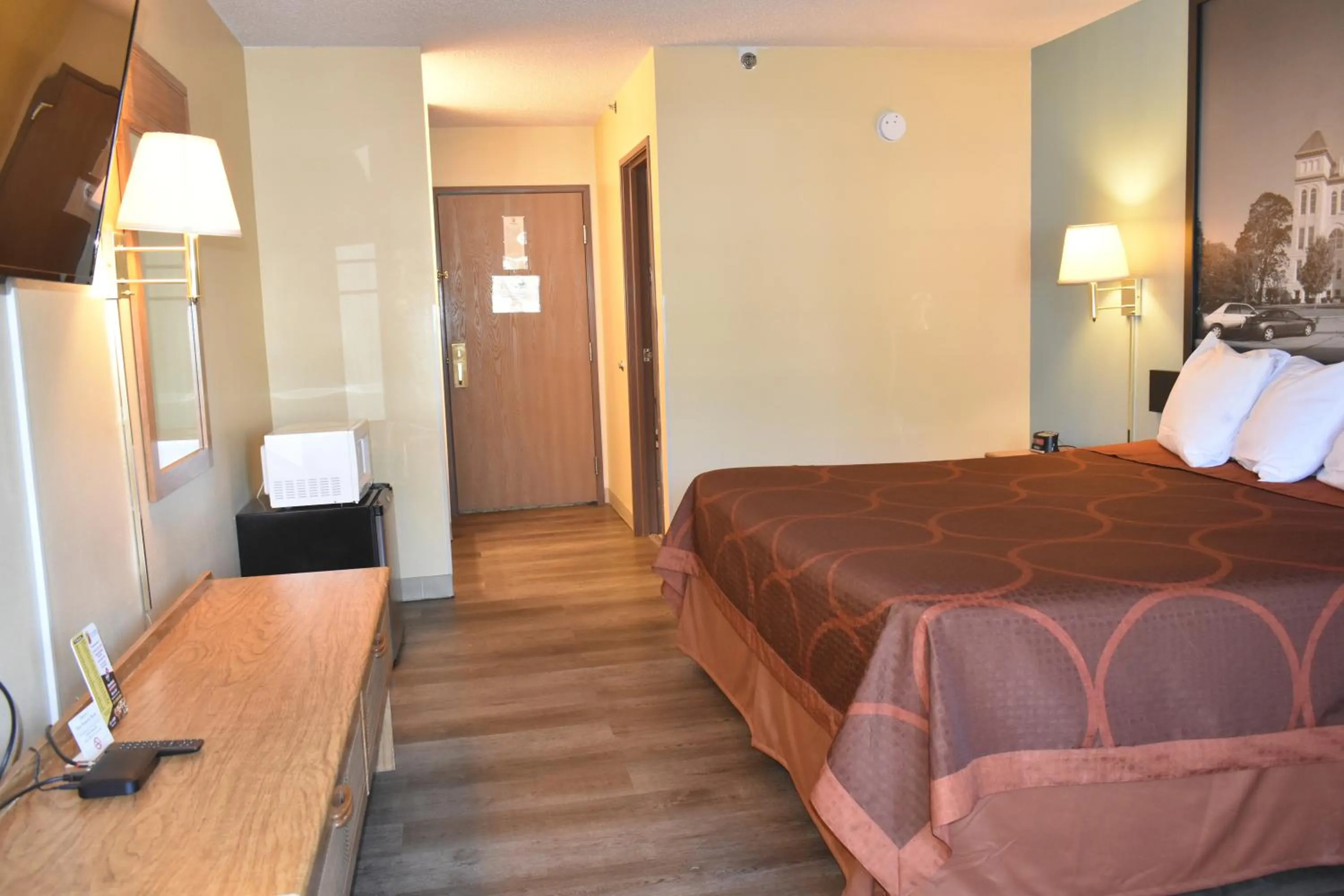 Bed in Super 8 by Wyndham Carthage